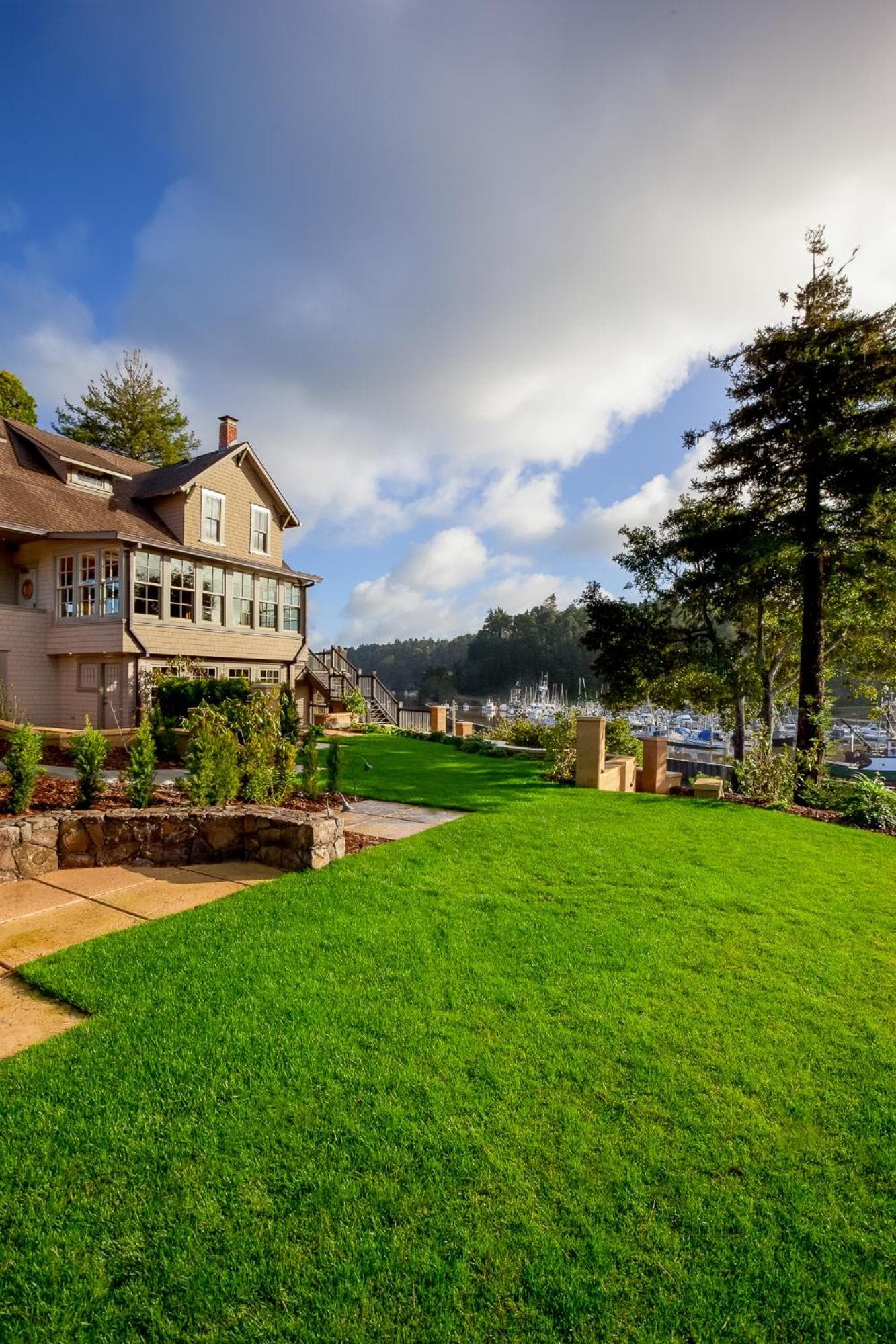 Noyo Harbor Inn