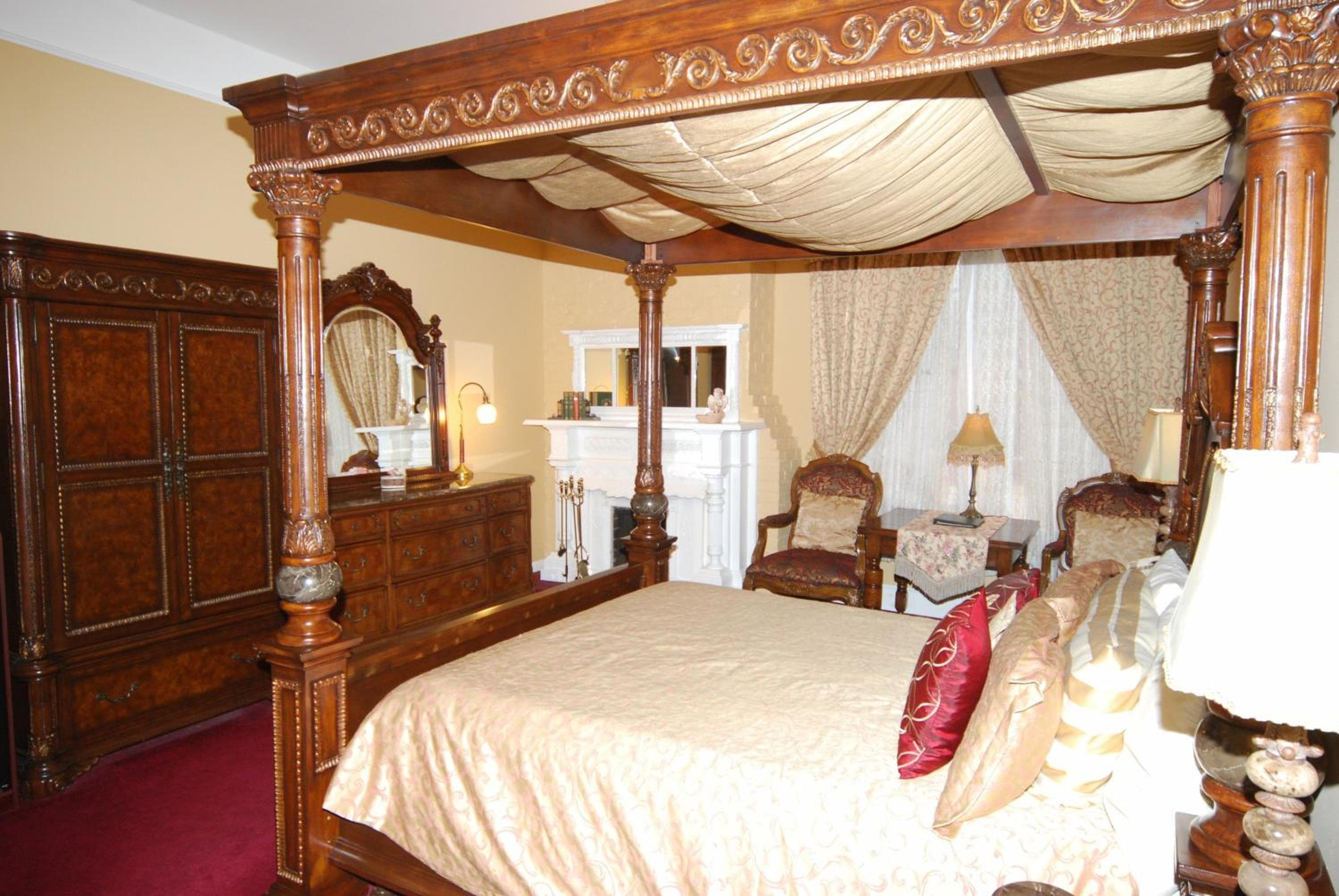 Queen Anne Hotel