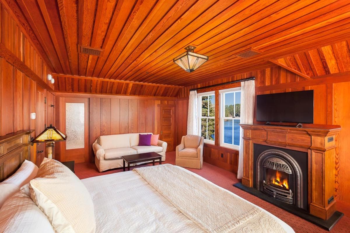 Noyo Harbor Inn