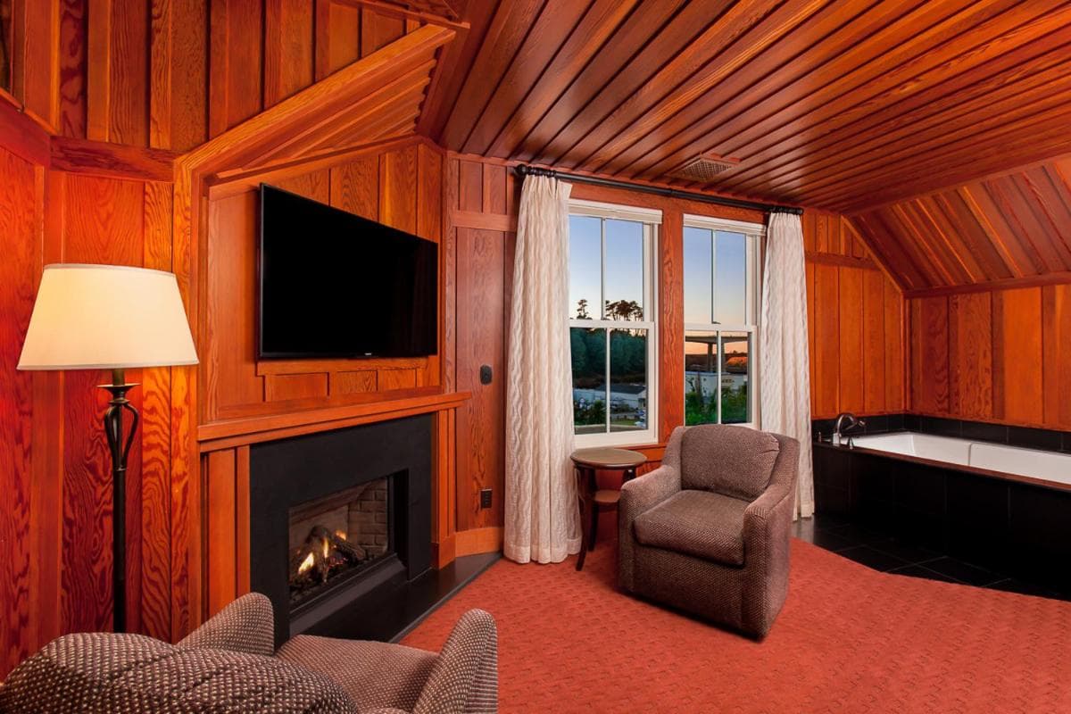 Noyo Harbor Inn