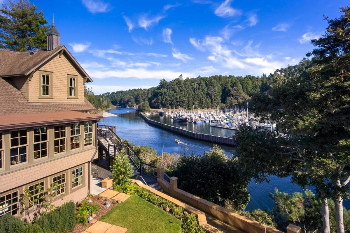 Noyo Harbor Inn