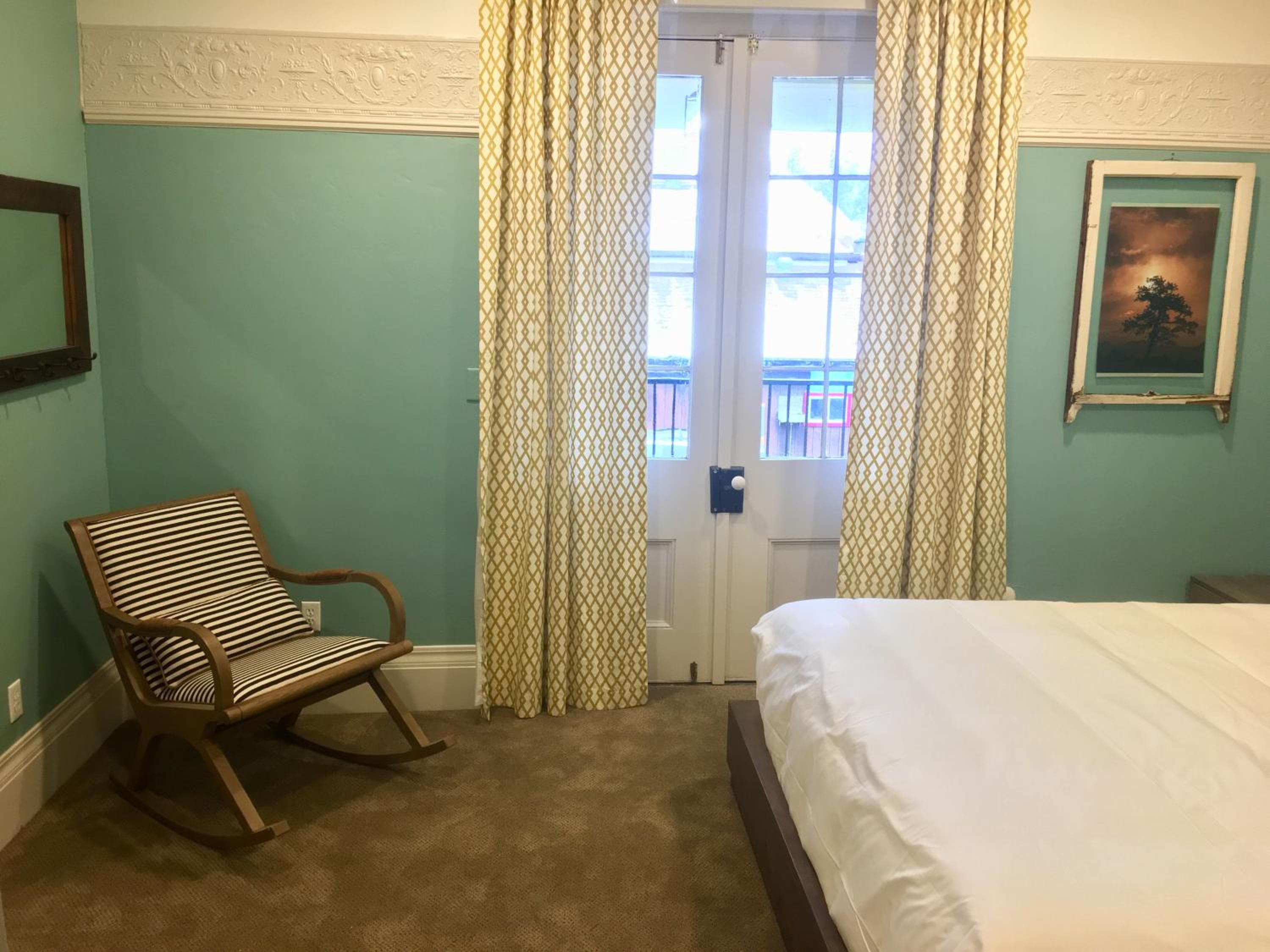 The Groveland Hotel