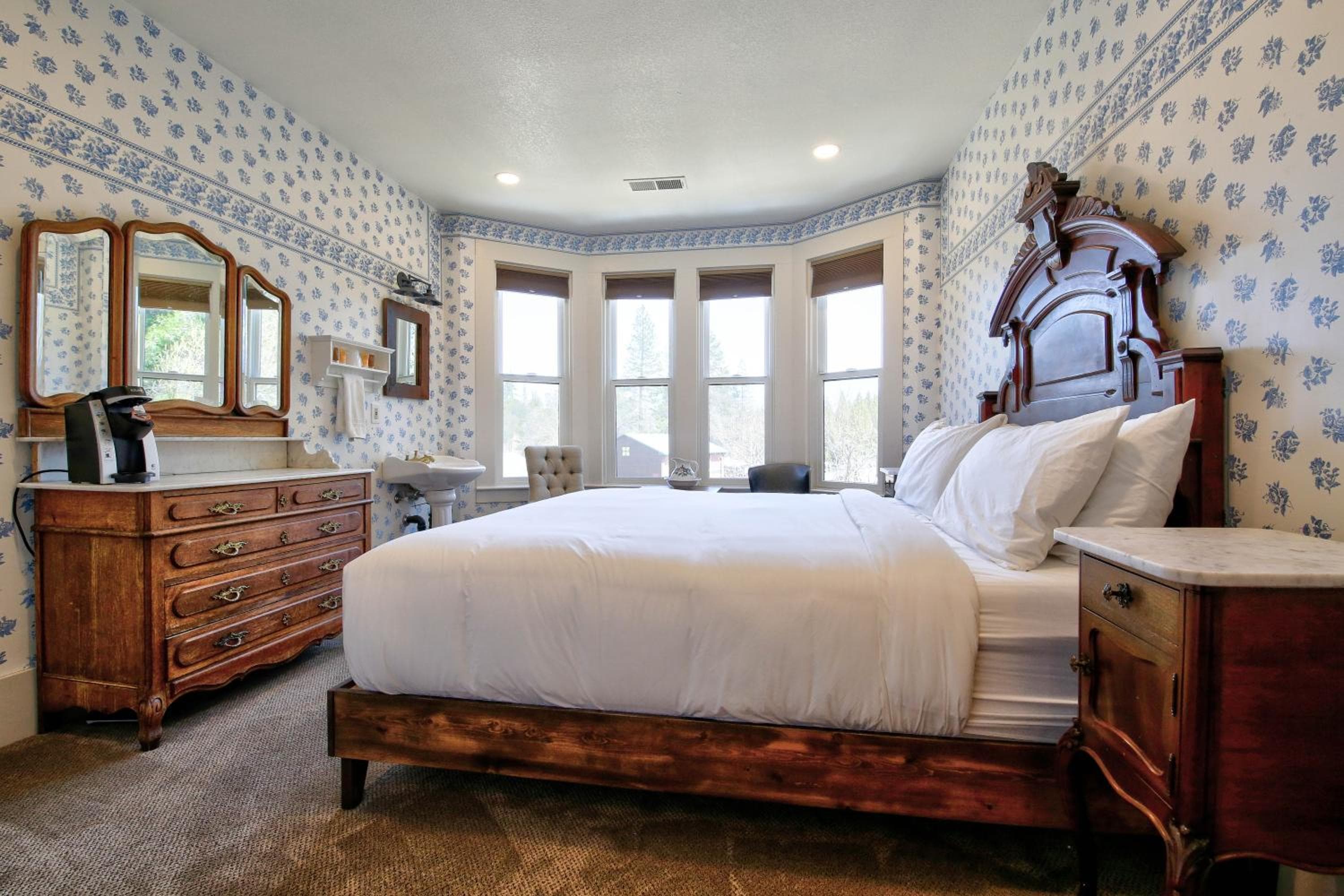 The Groveland Hotel