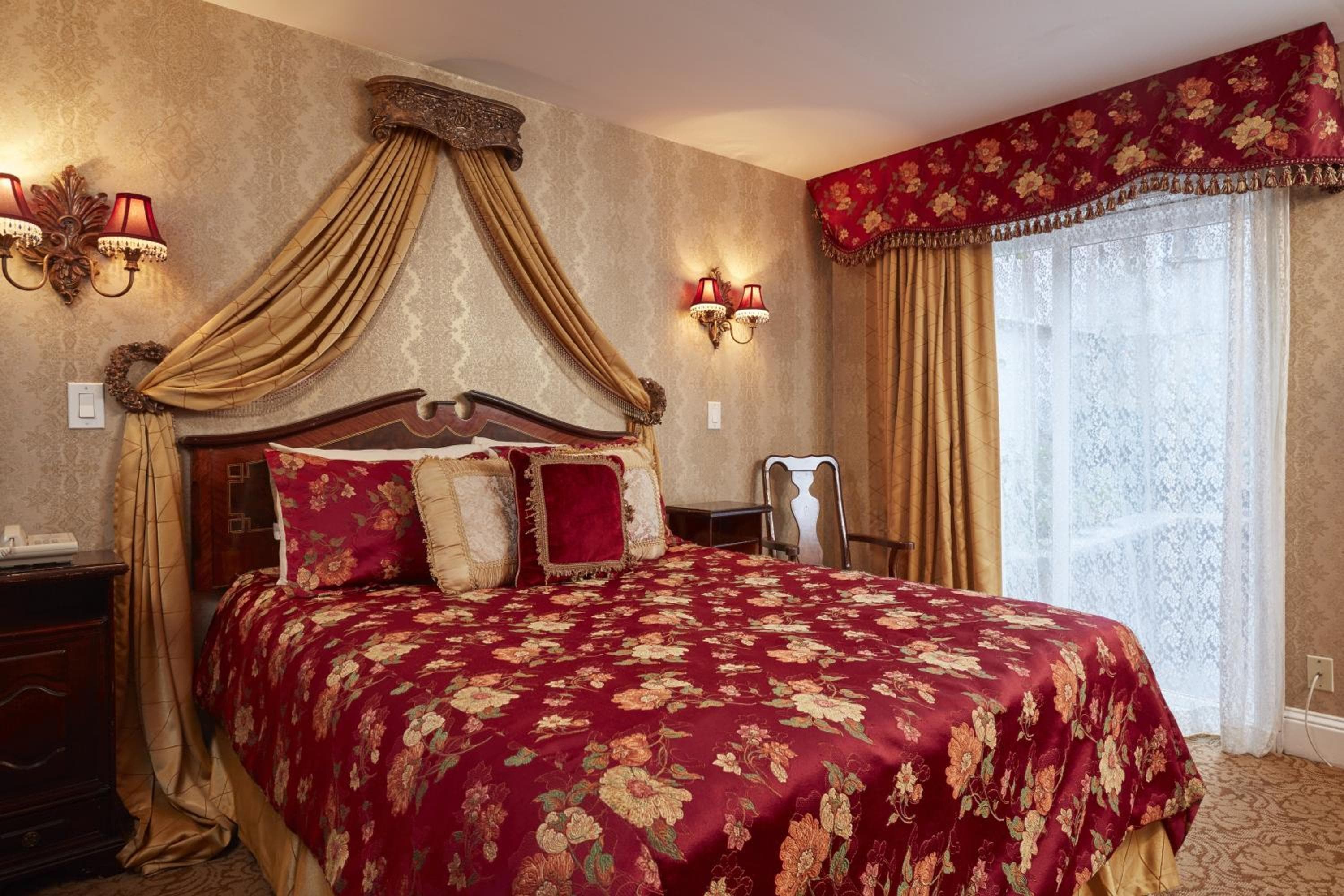 Queen Anne Hotel