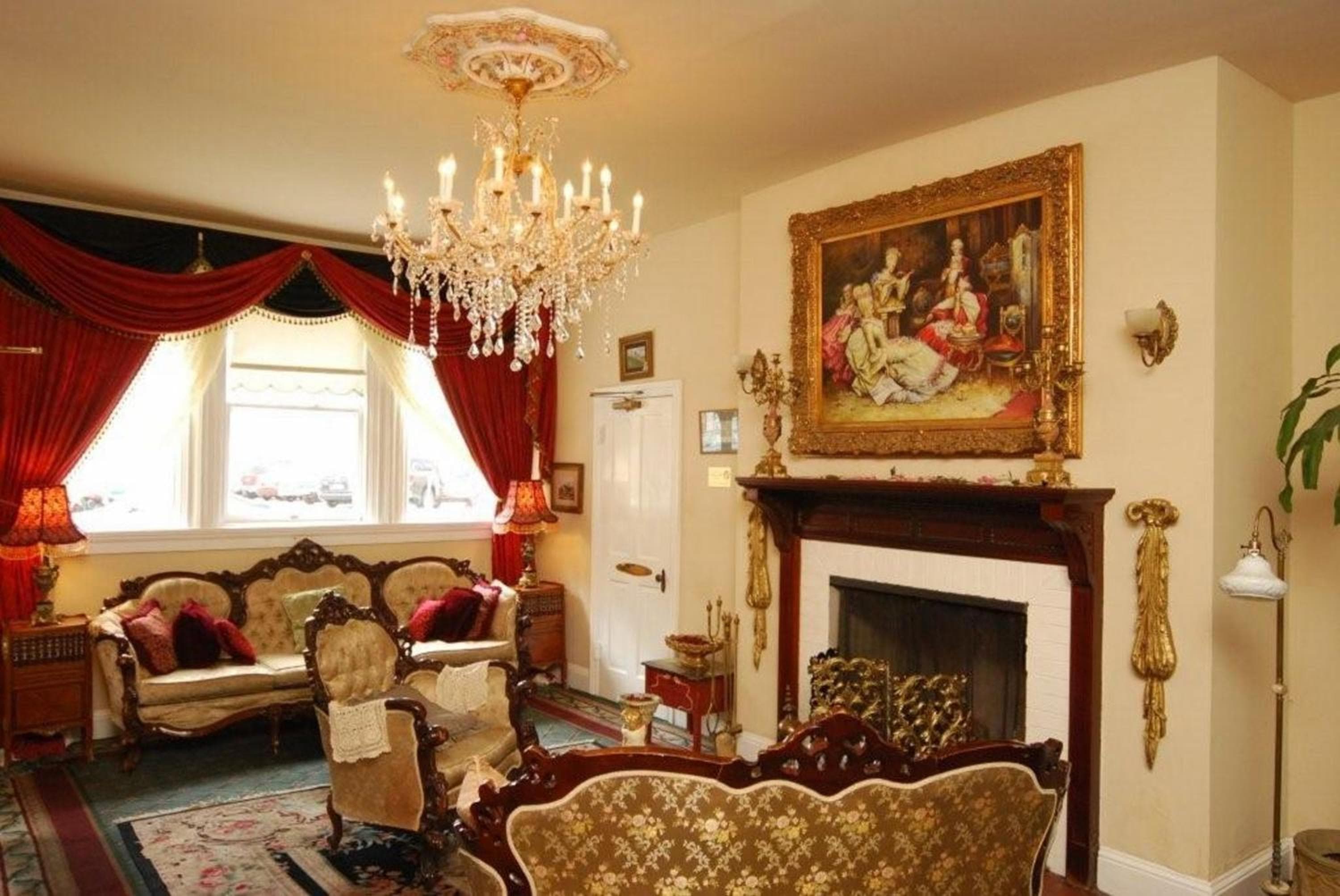 Queen Anne Hotel