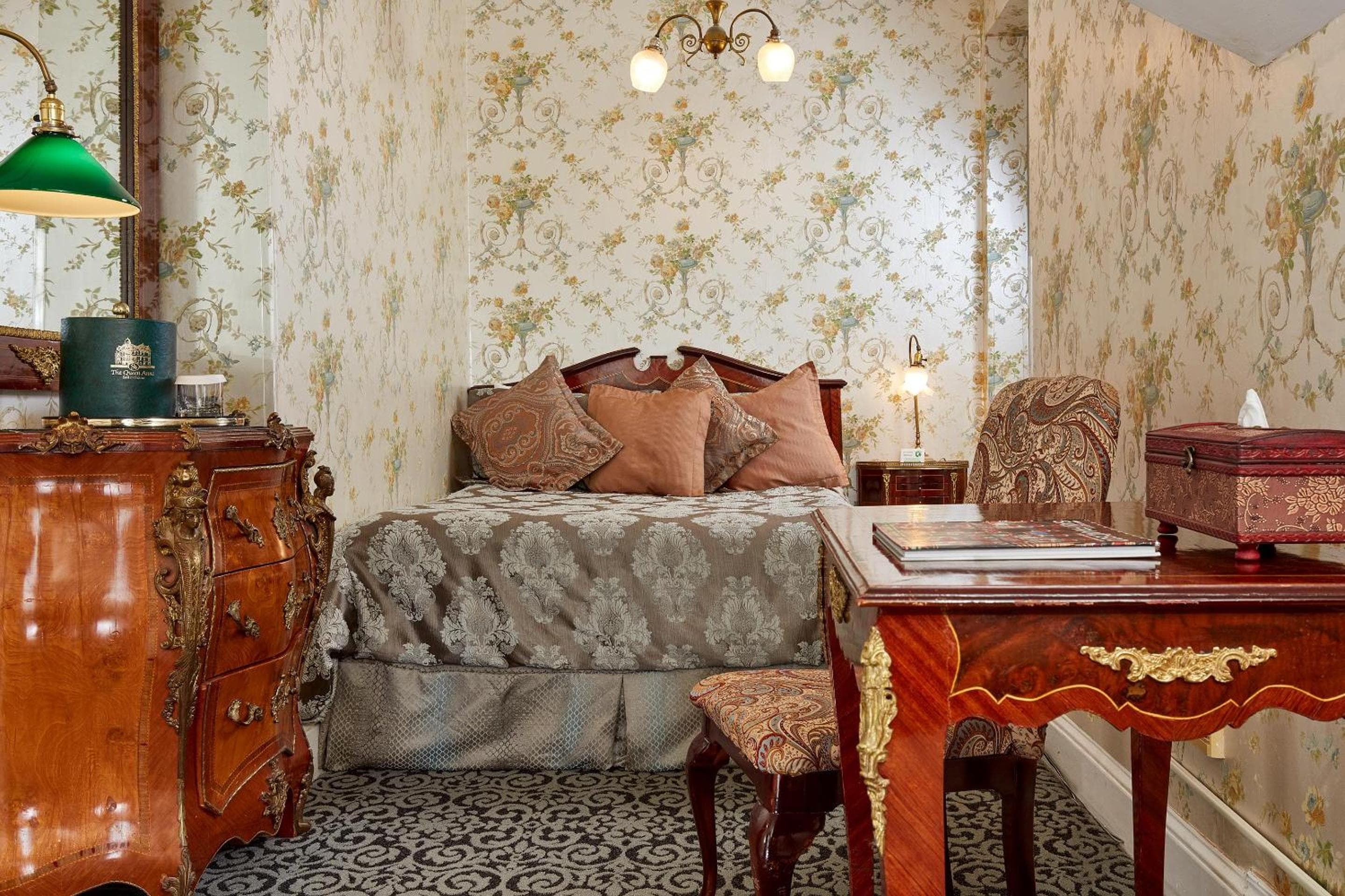 Queen Anne Hotel