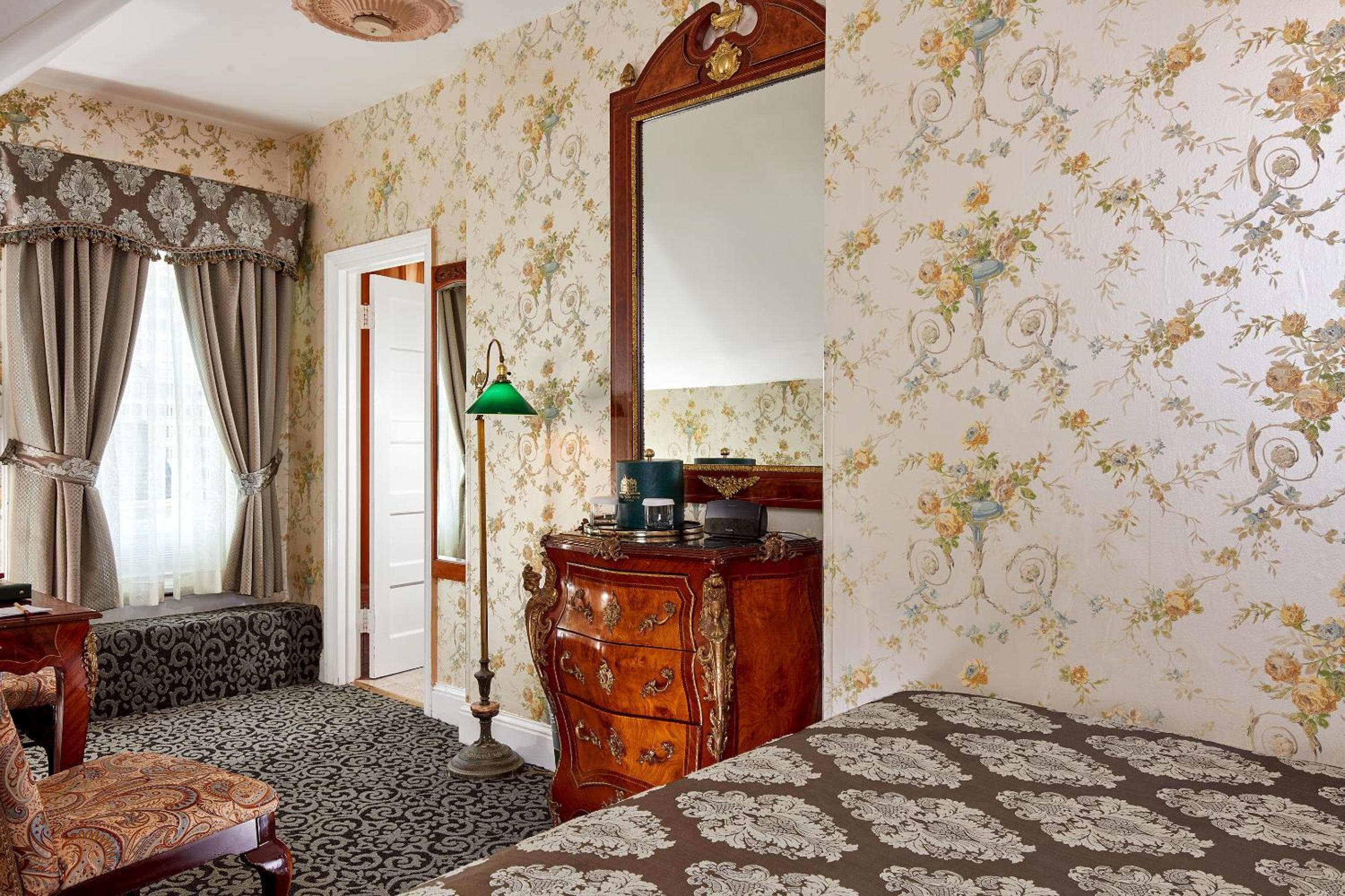 Queen Anne Hotel