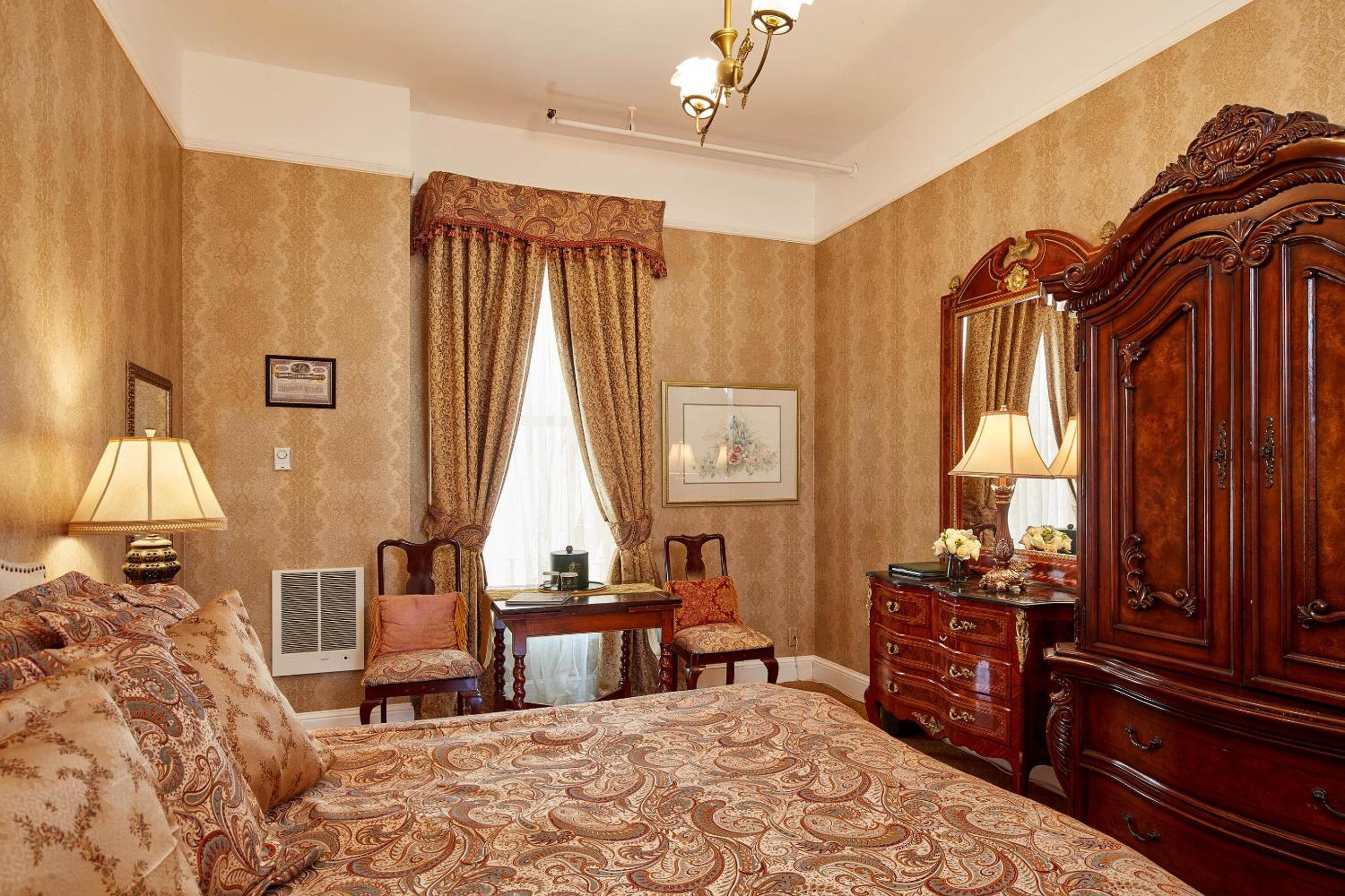 Queen Anne Hotel