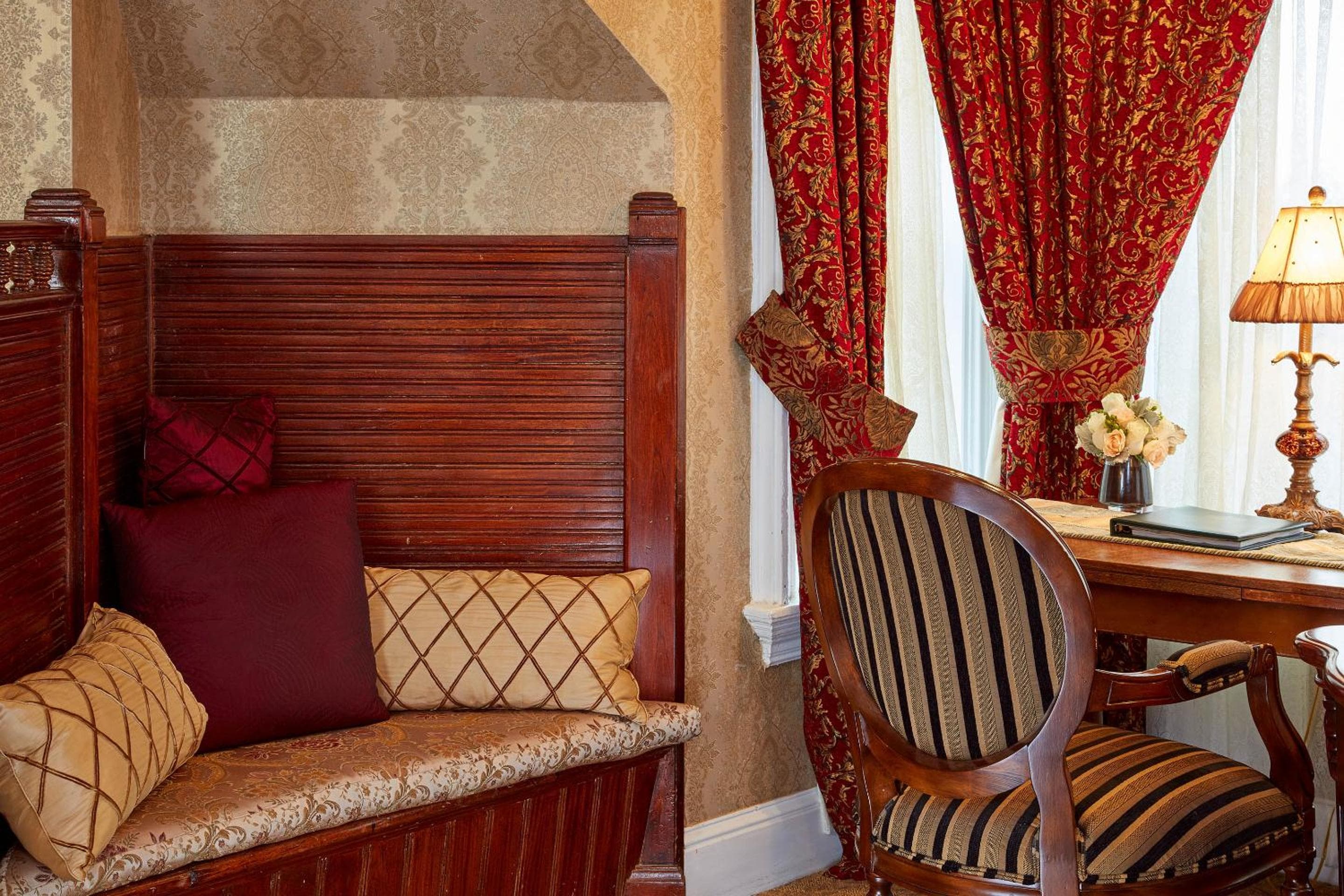 Queen Anne Hotel