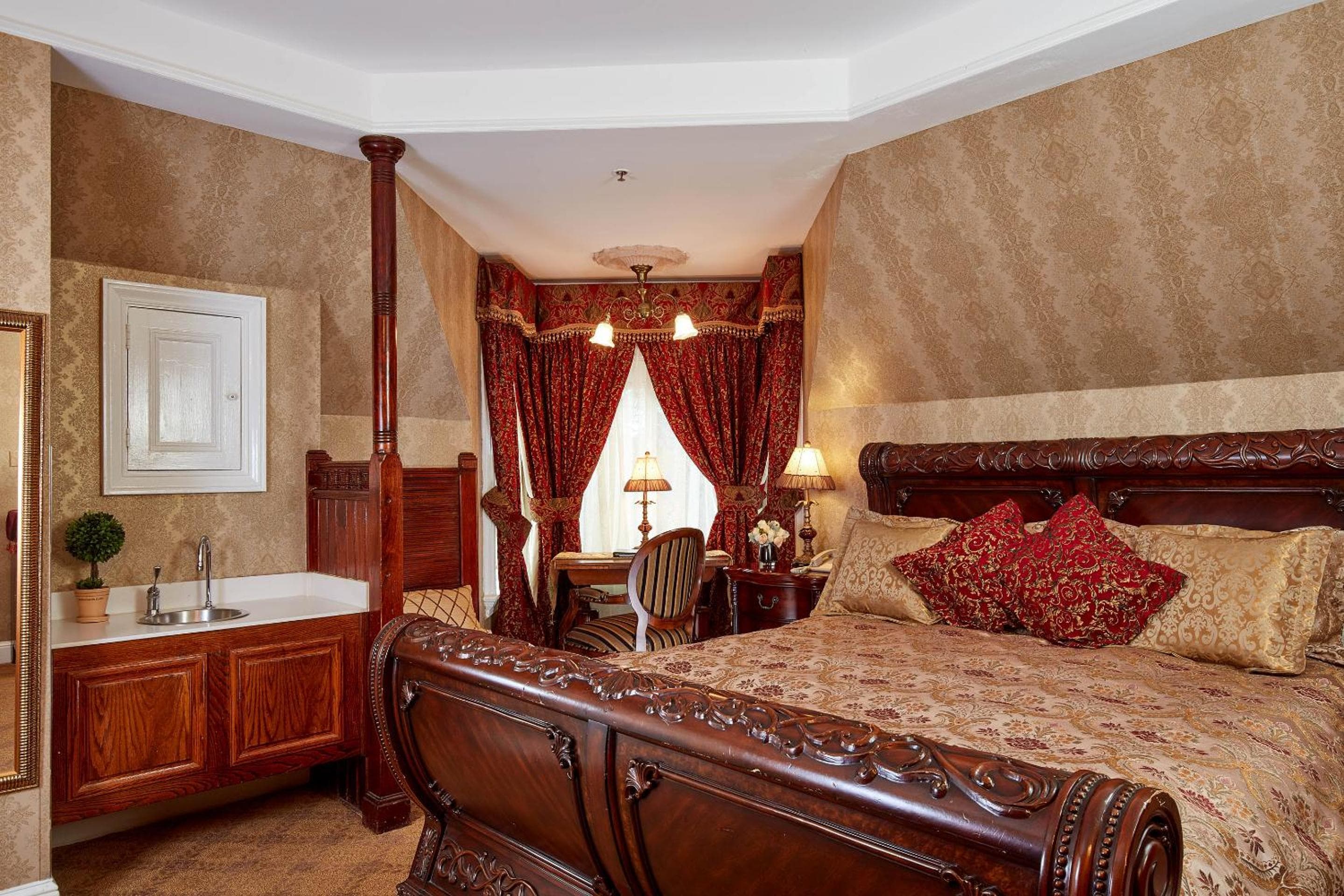 Queen Anne Hotel