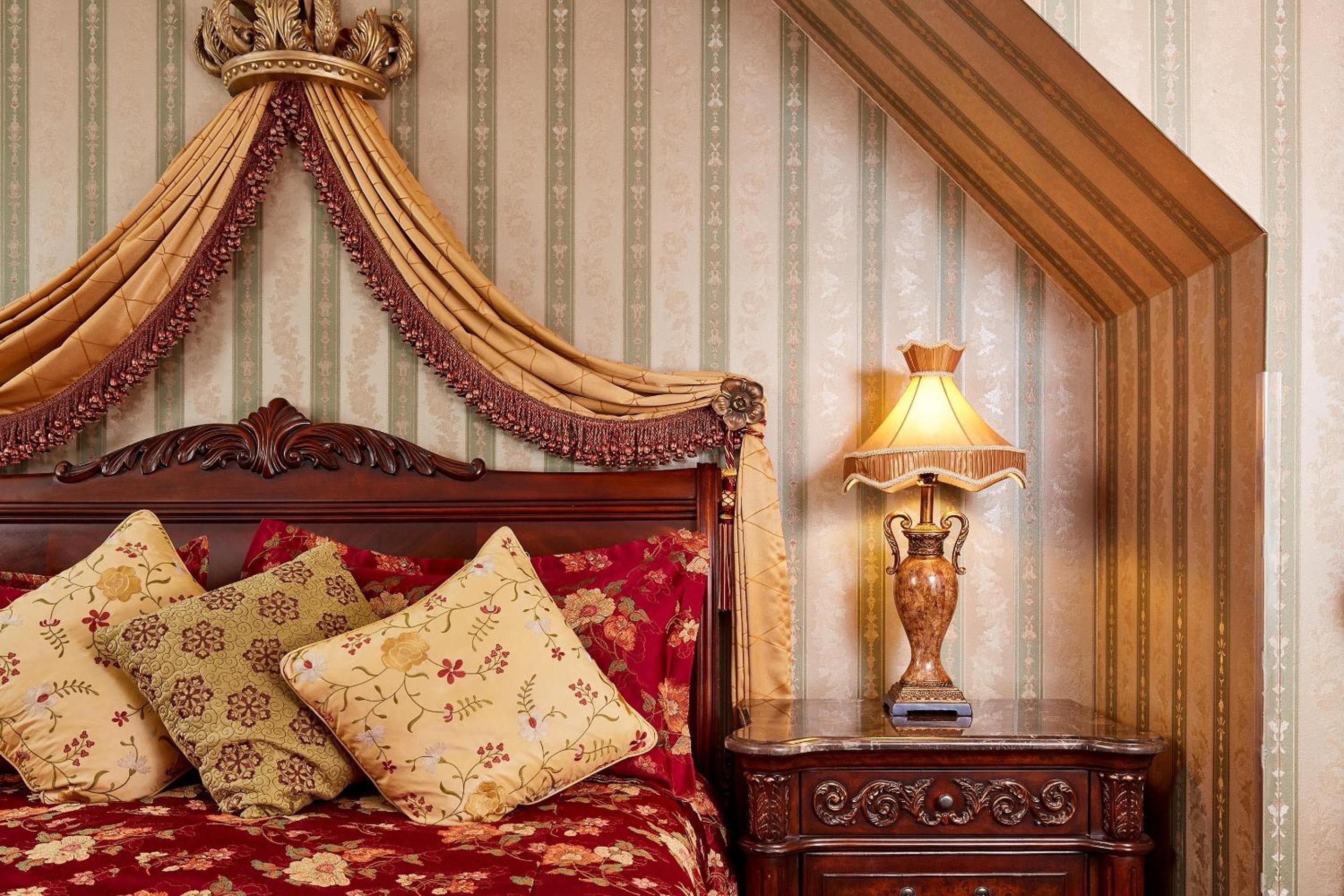 Queen Anne Hotel