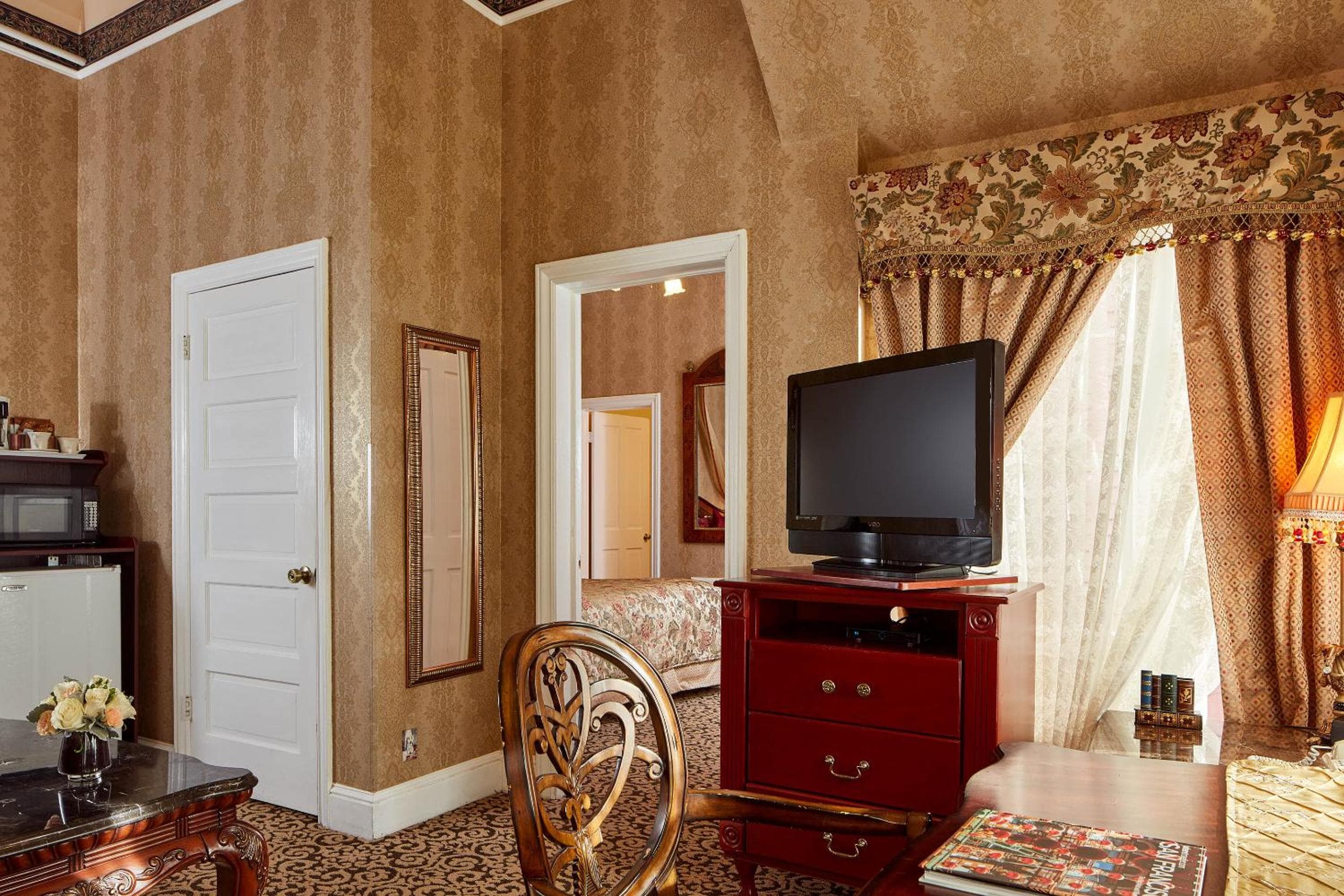 Queen Anne Hotel