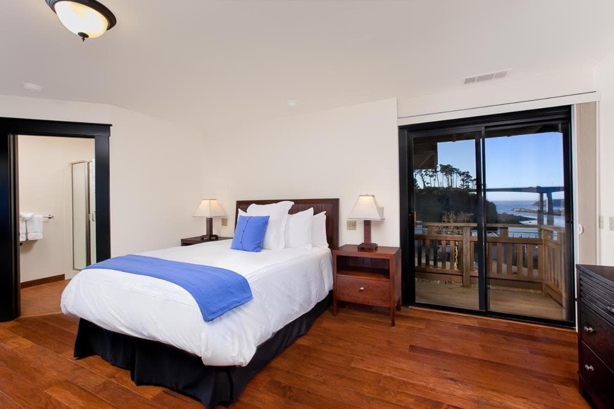 Noyo Harbor Inn