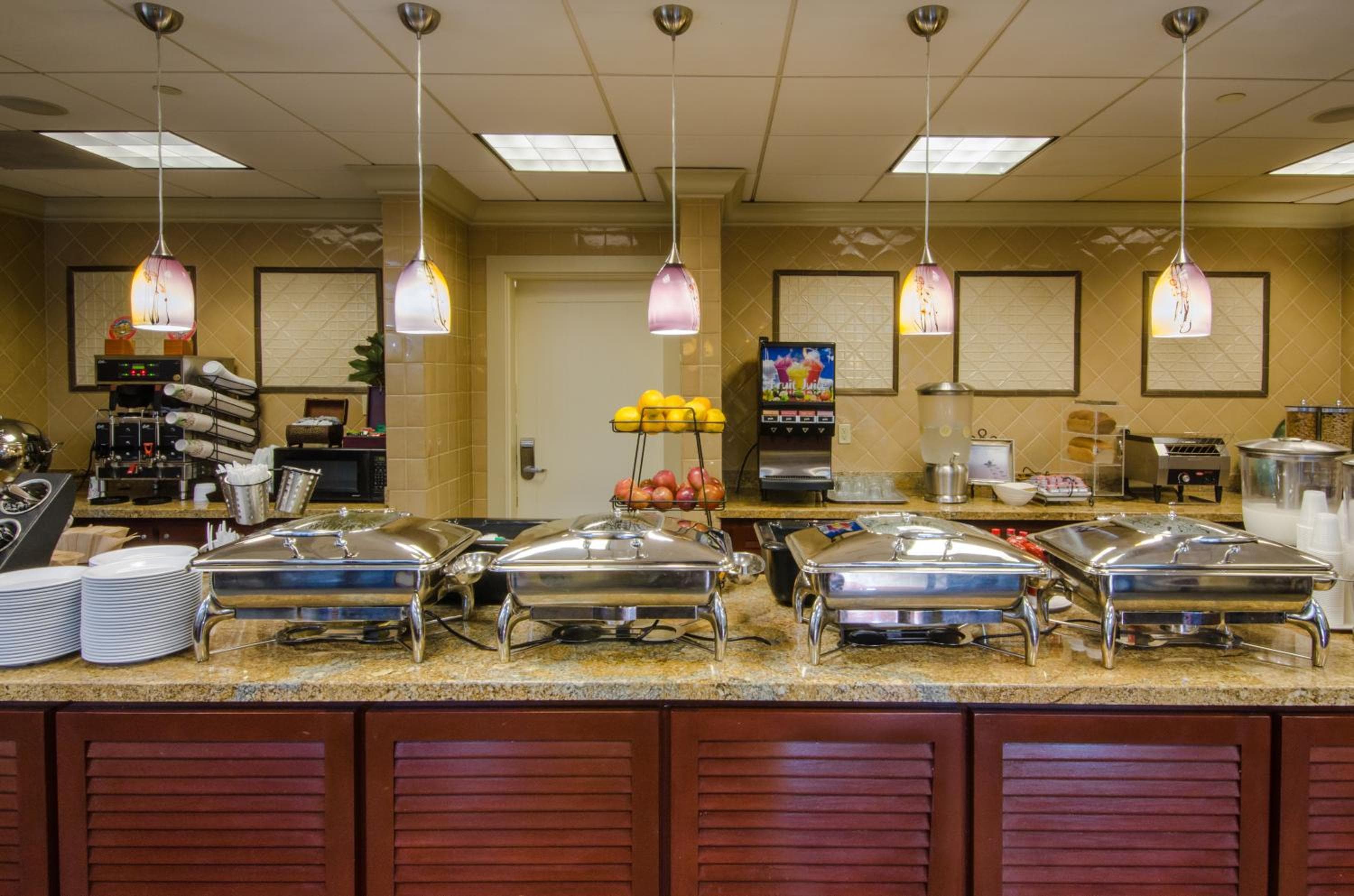 West Inn & Suites