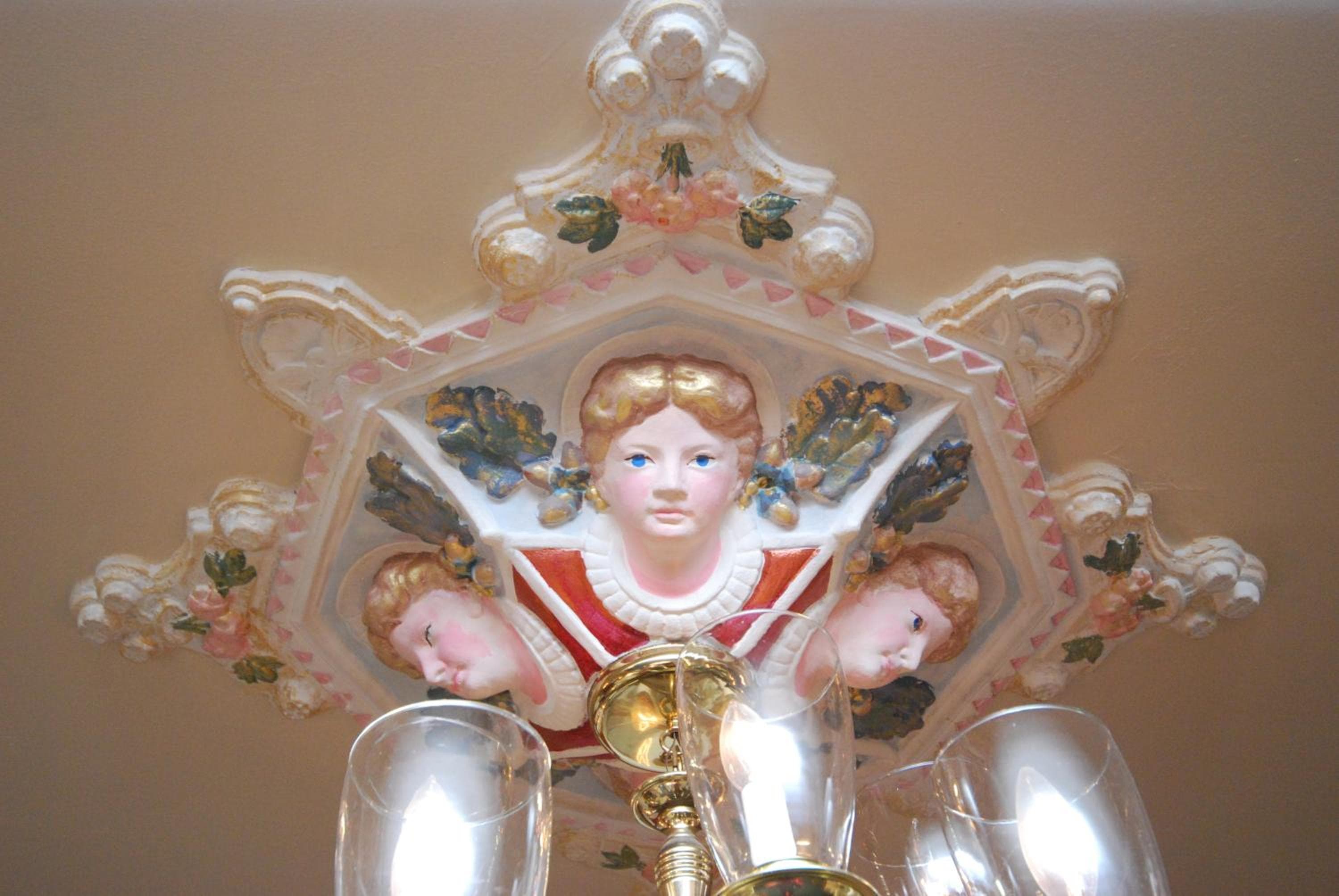 Queen Anne Hotel