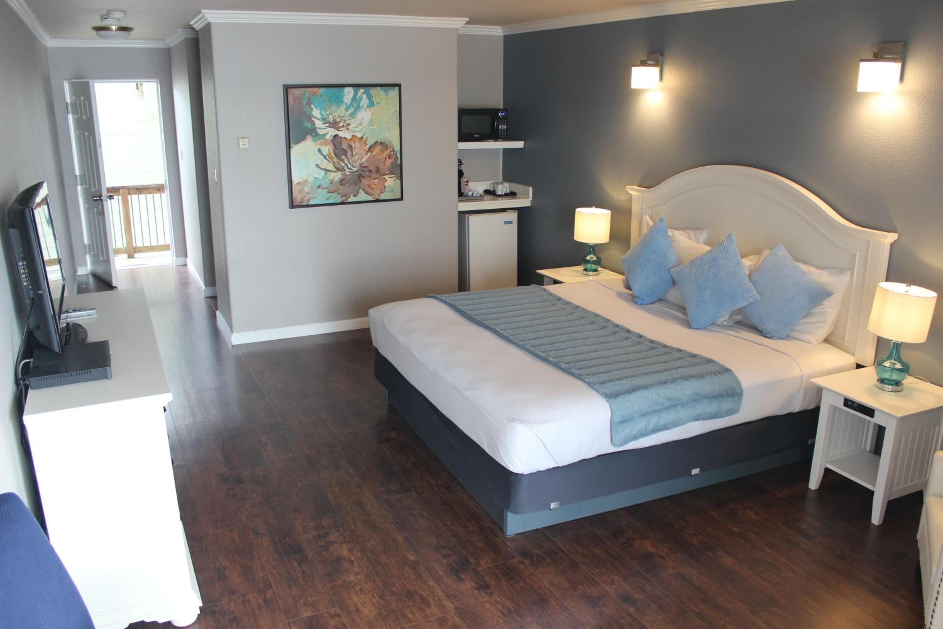 Oceanfront Inn at Shelter Cove