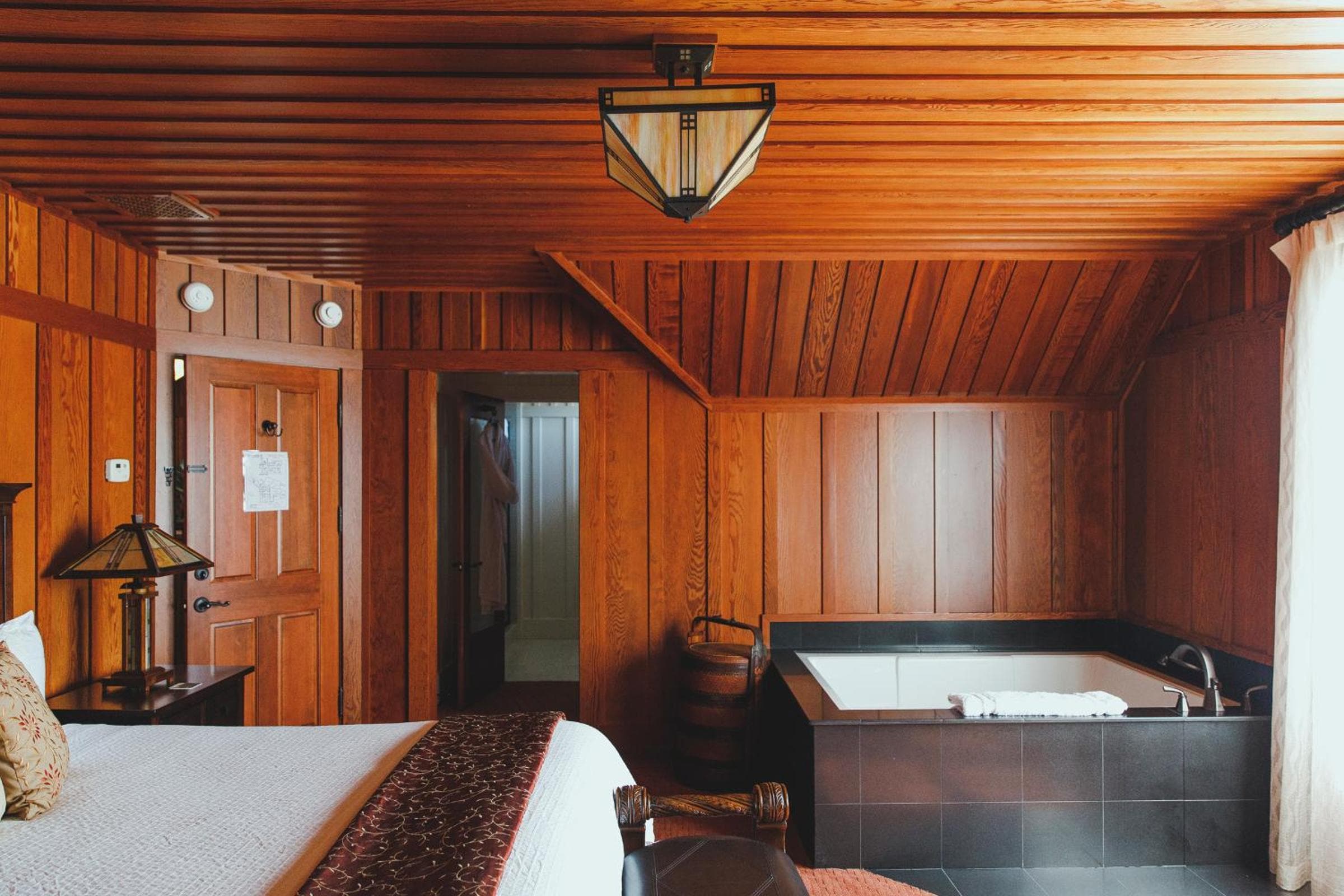 Noyo Harbor Inn