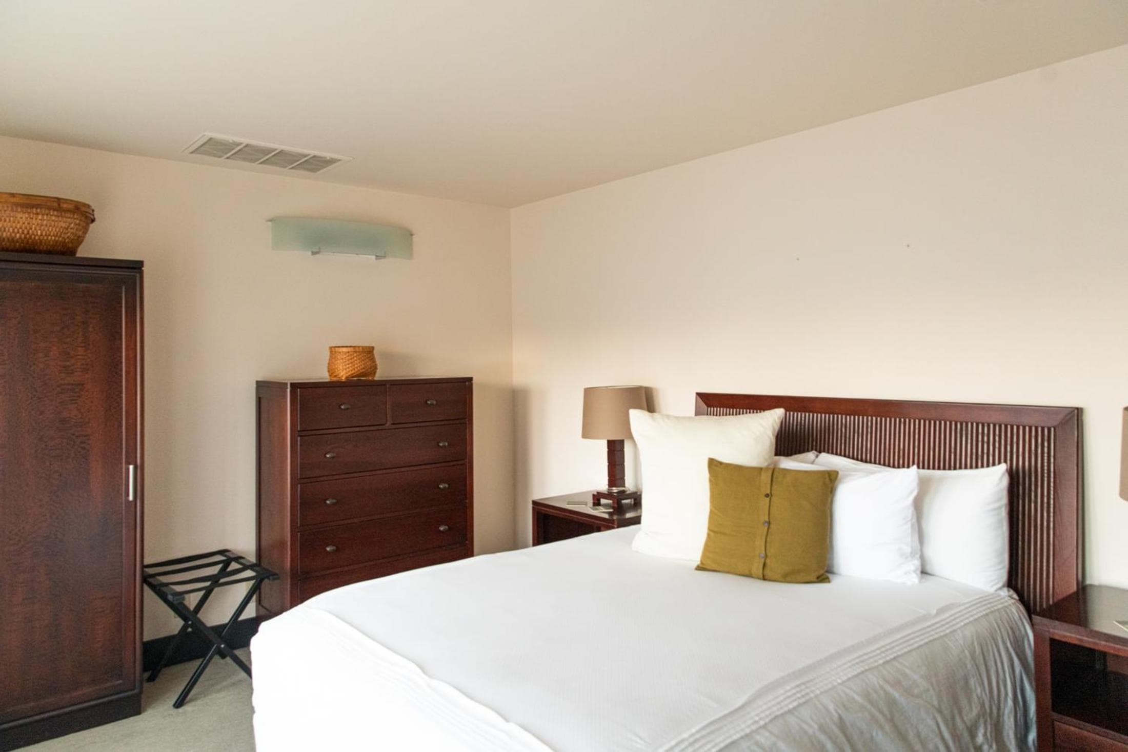Noyo Harbor Inn