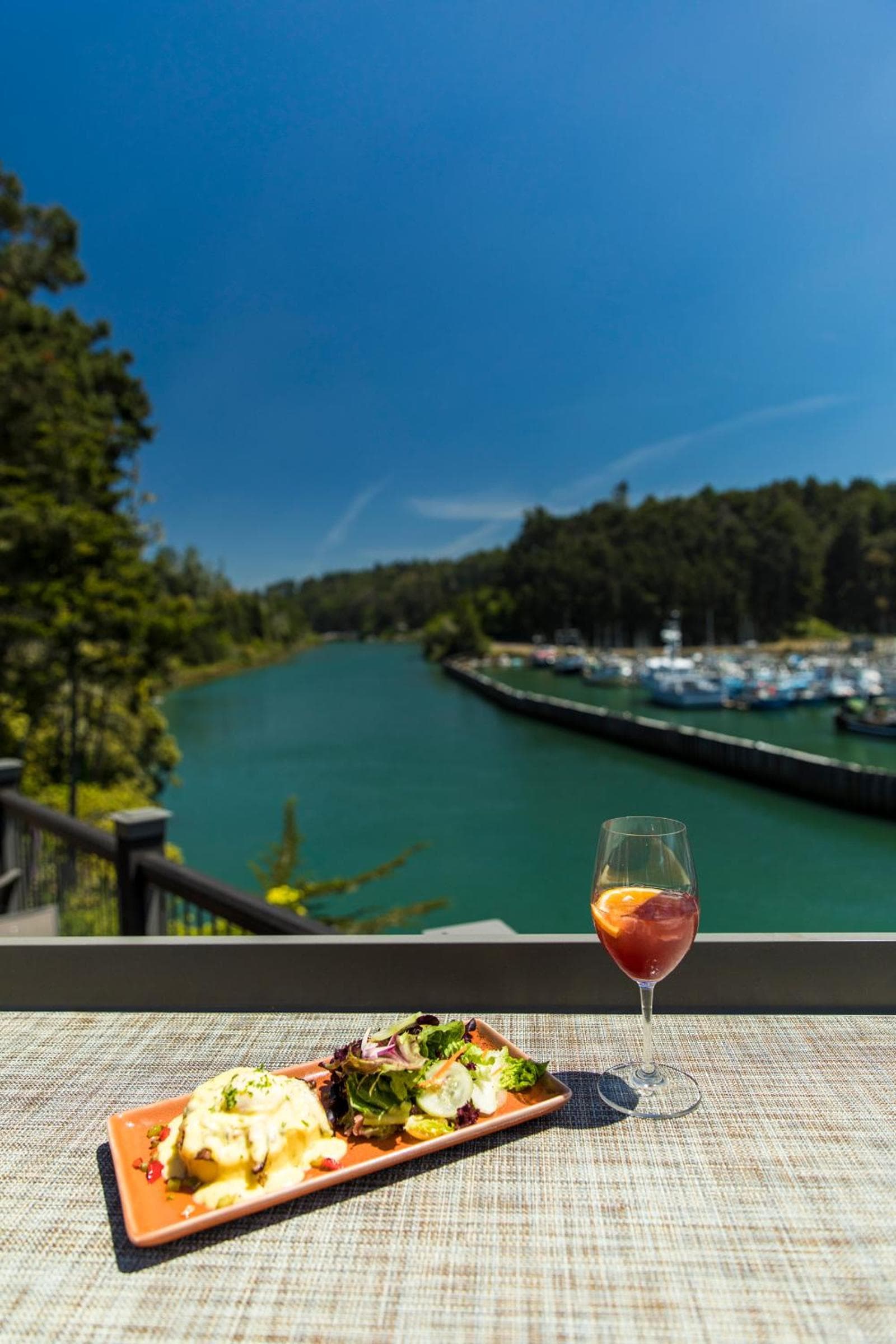 Noyo Harbor Inn