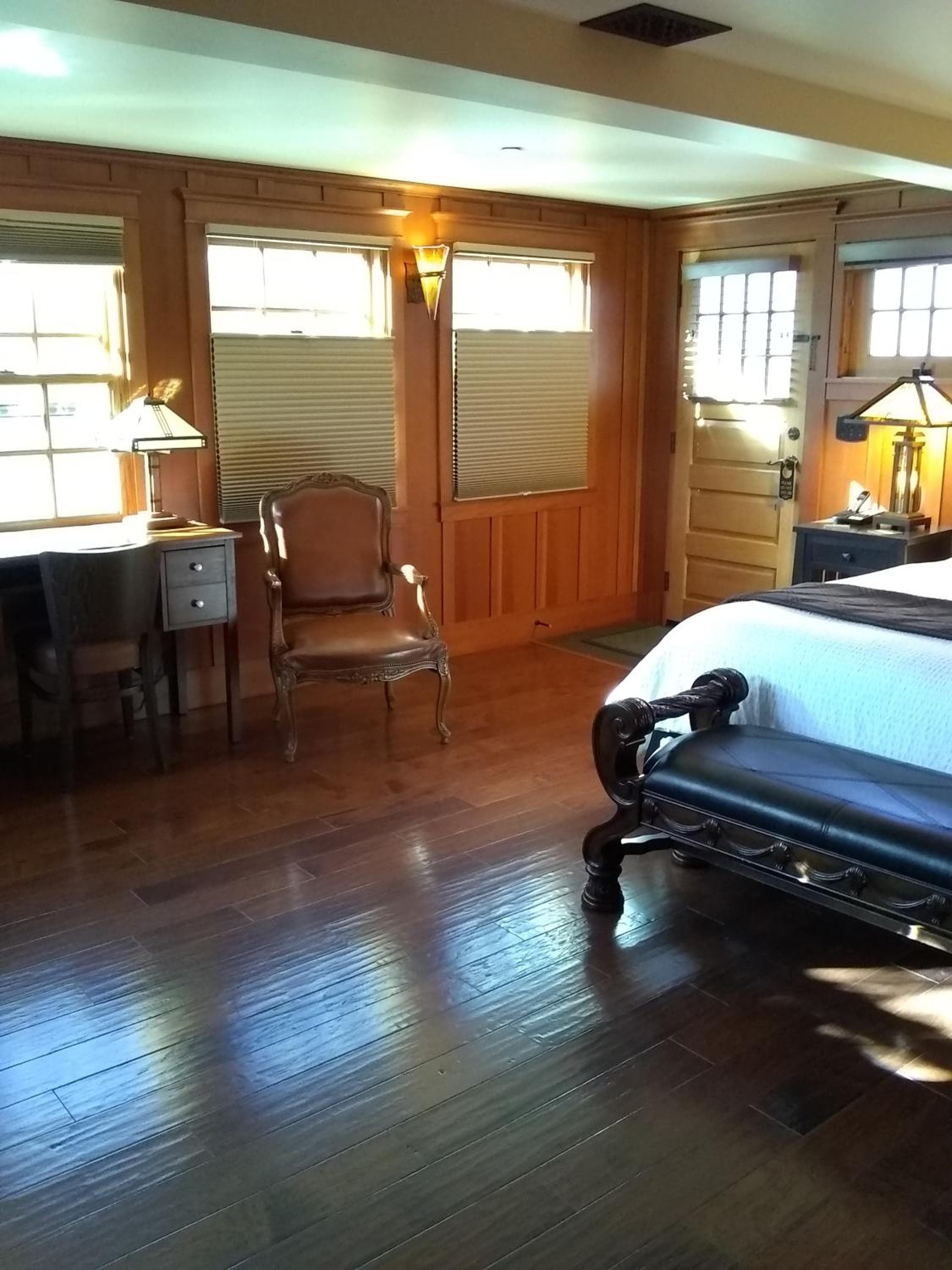 Noyo Harbor Inn