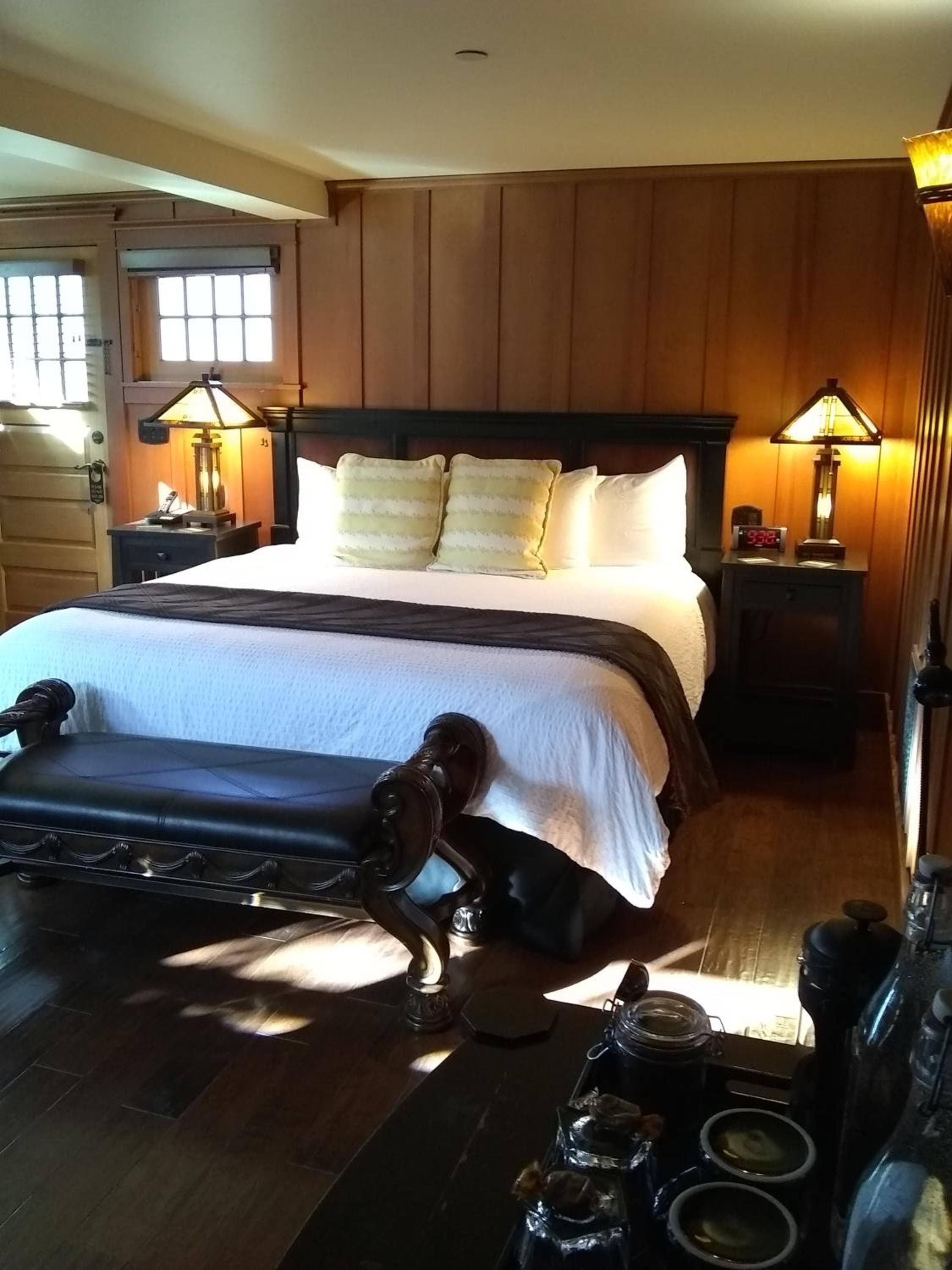 Noyo Harbor Inn