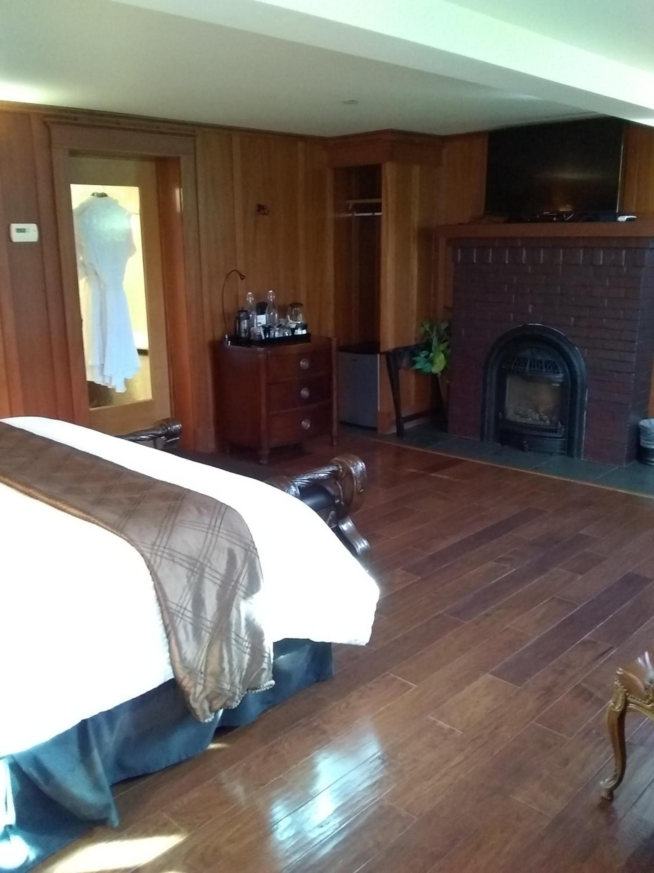 Noyo Harbor Inn