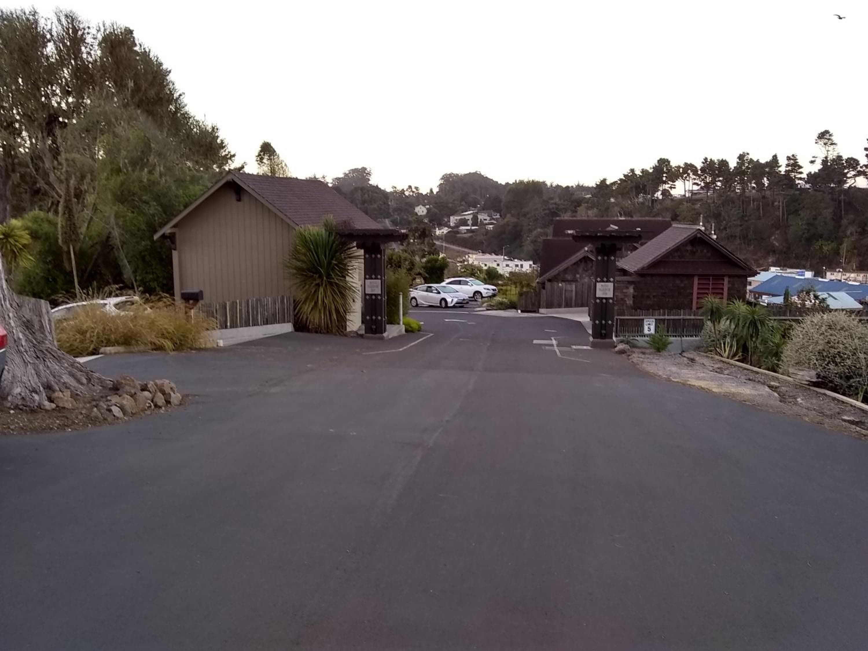 Noyo Harbor Inn