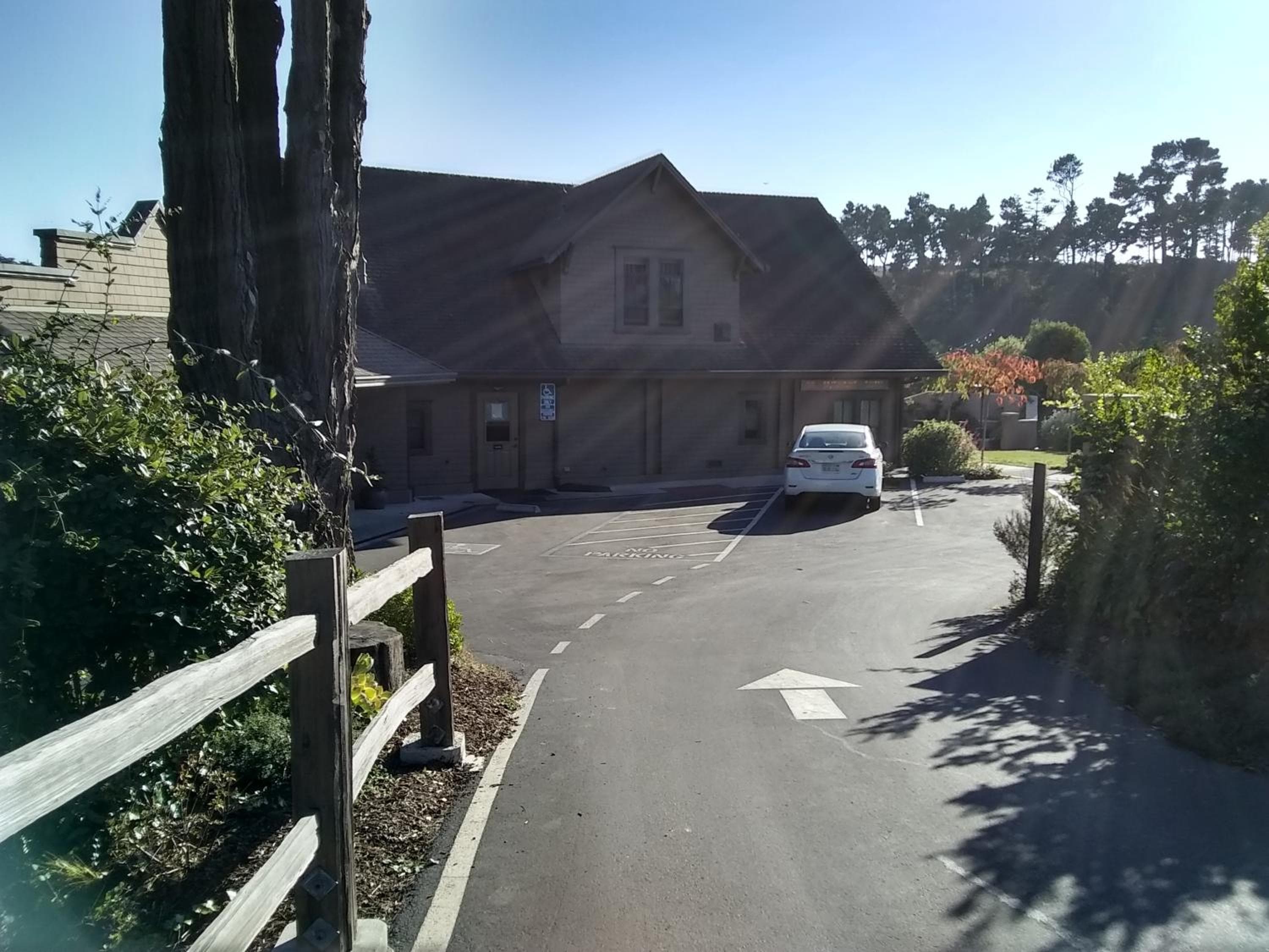 Noyo Harbor Inn