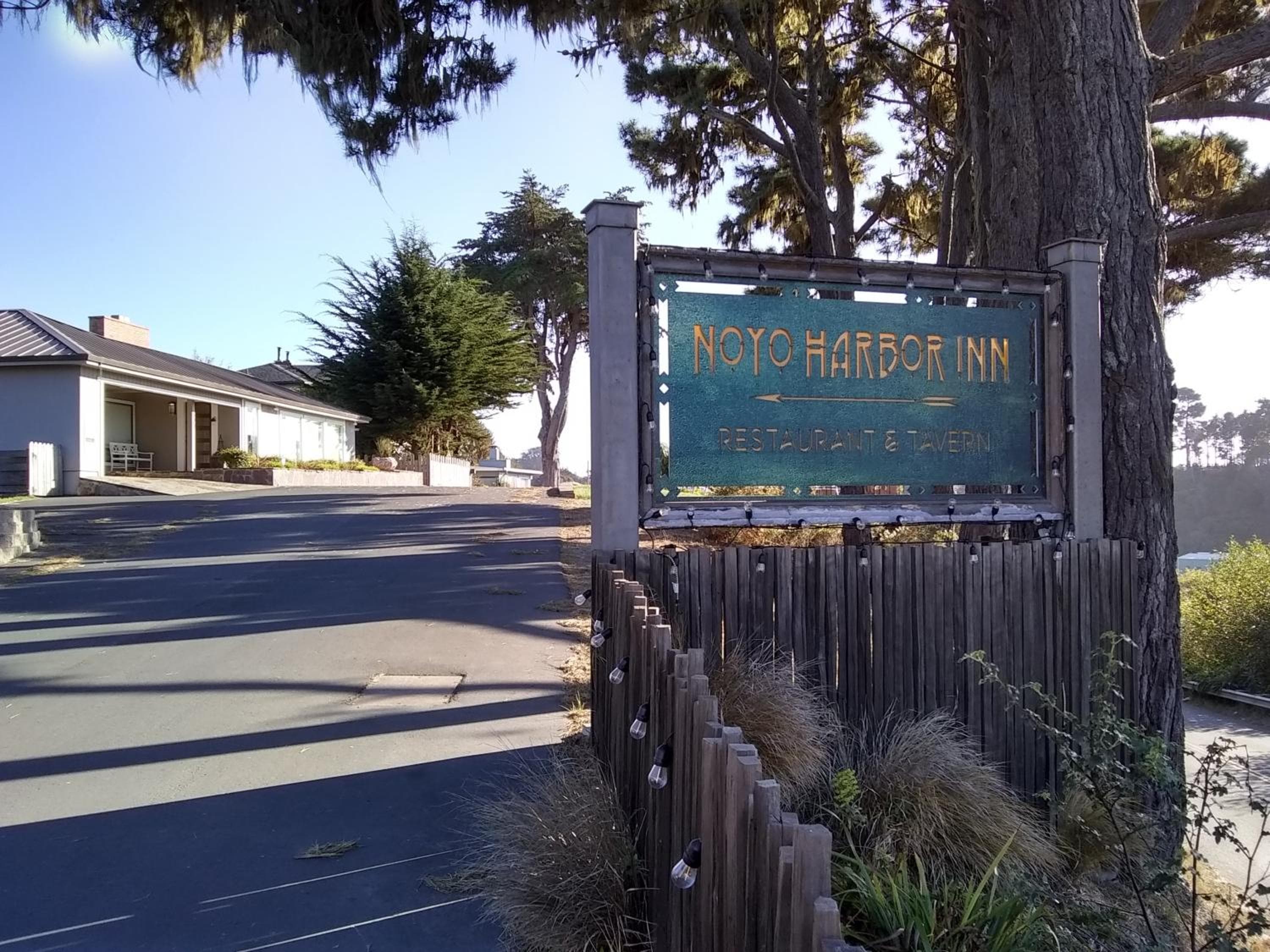 Noyo Harbor Inn