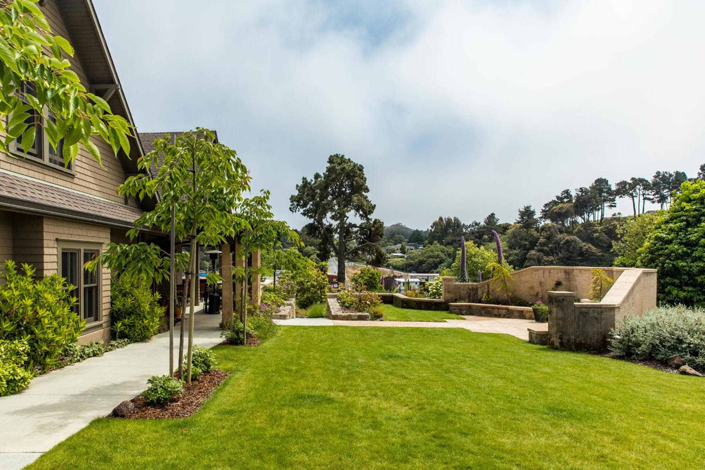 Noyo Harbor Inn