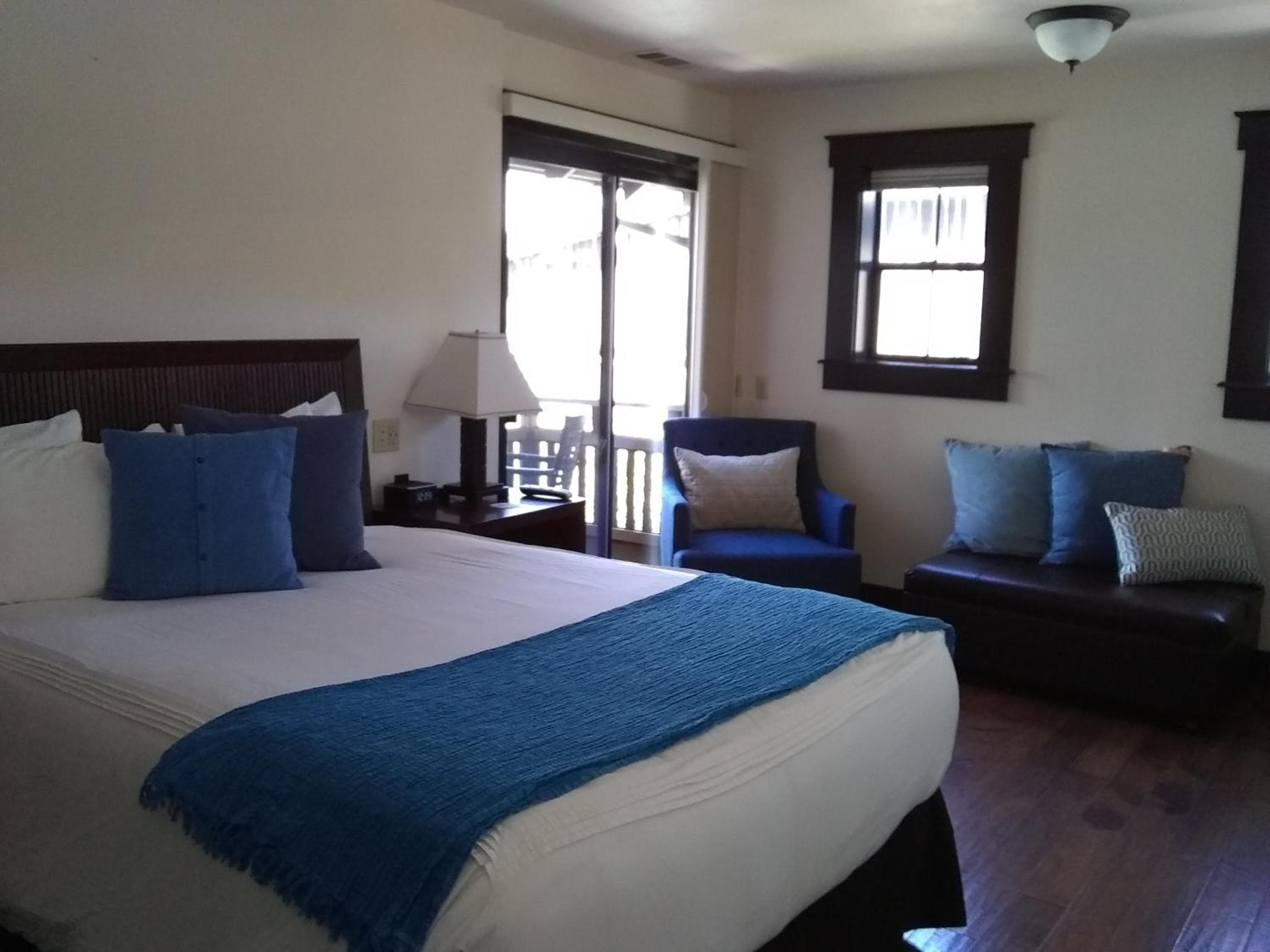 Noyo Harbor Inn