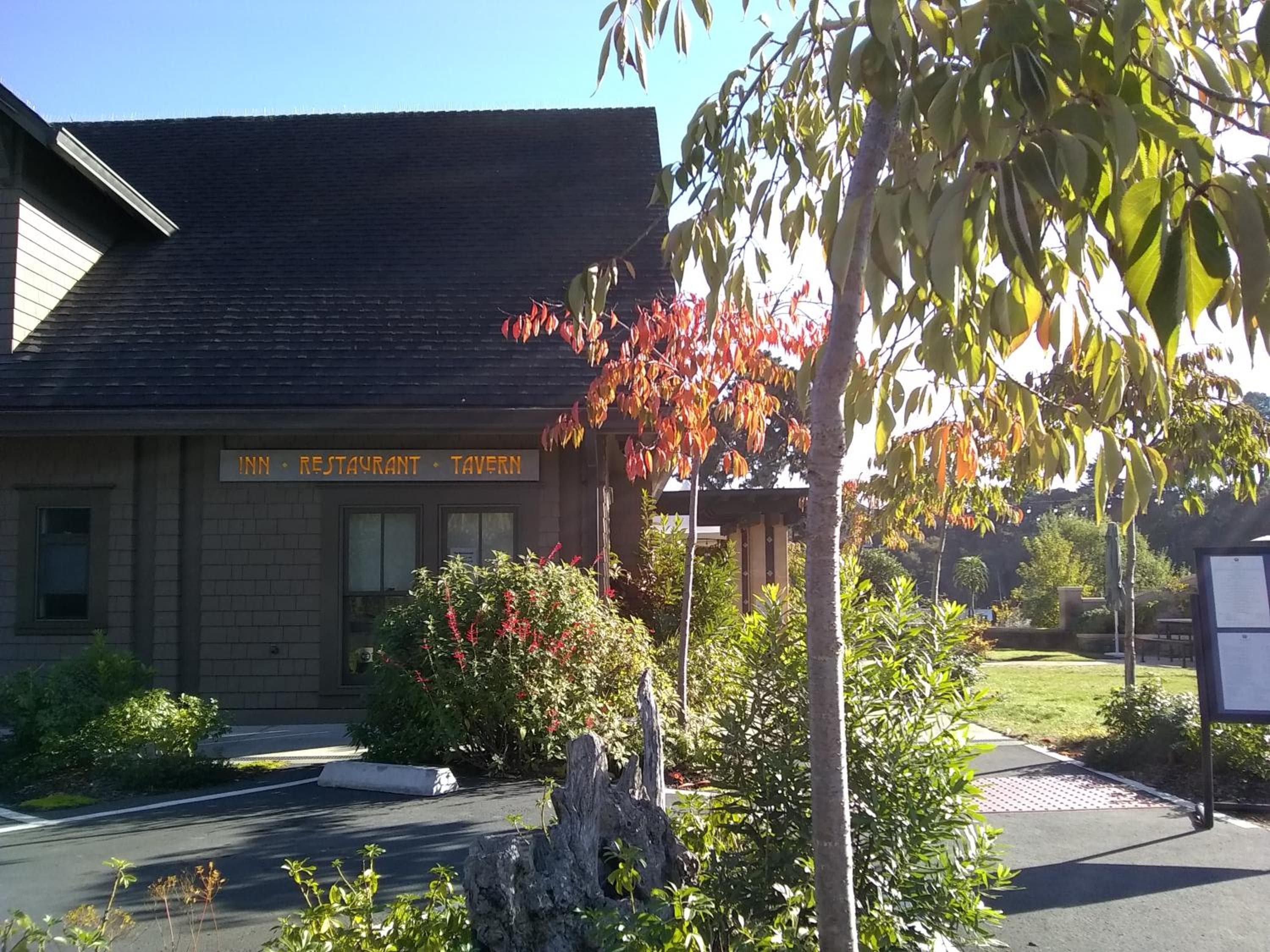 Noyo Harbor Inn