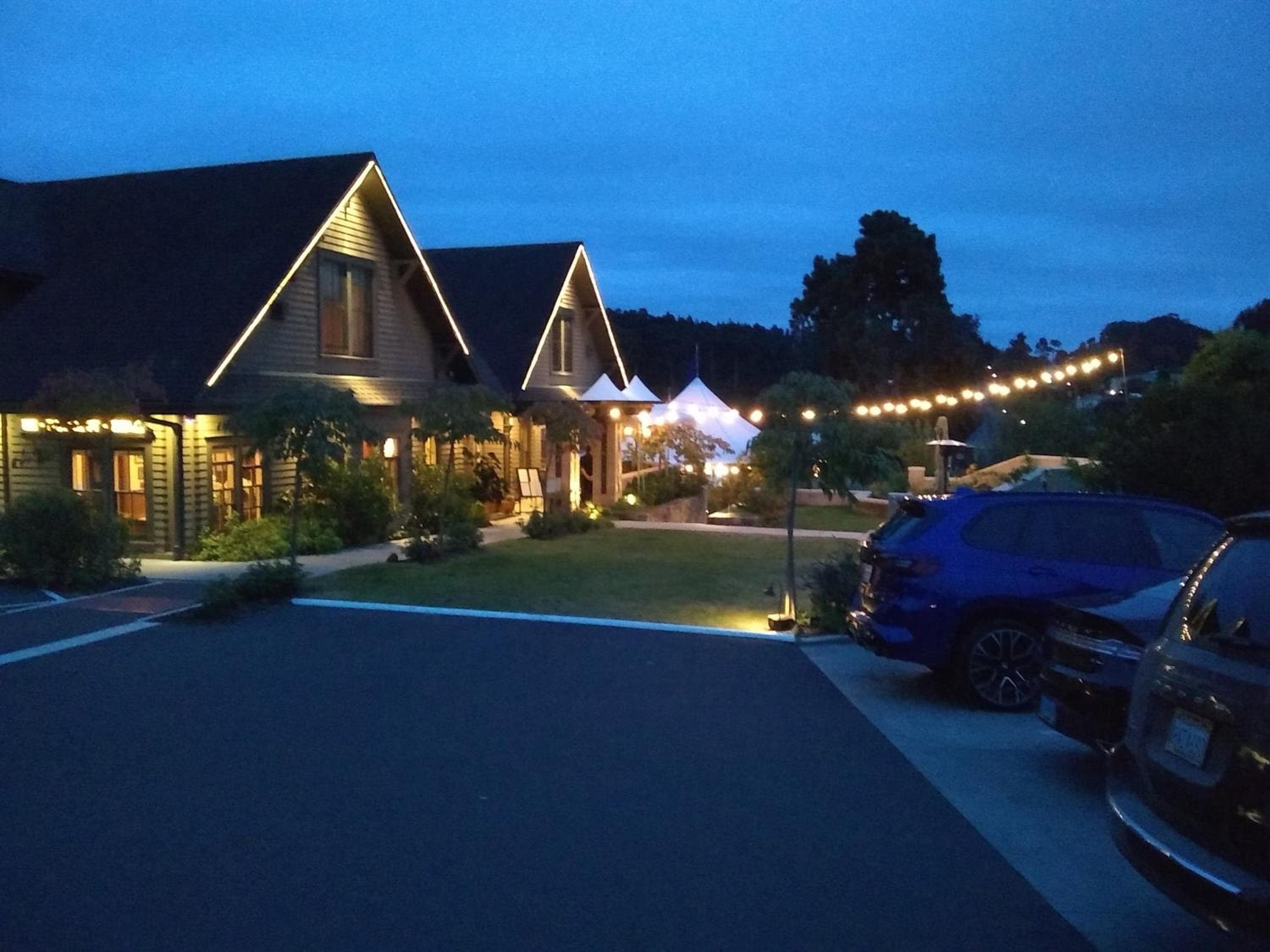 Noyo Harbor Inn