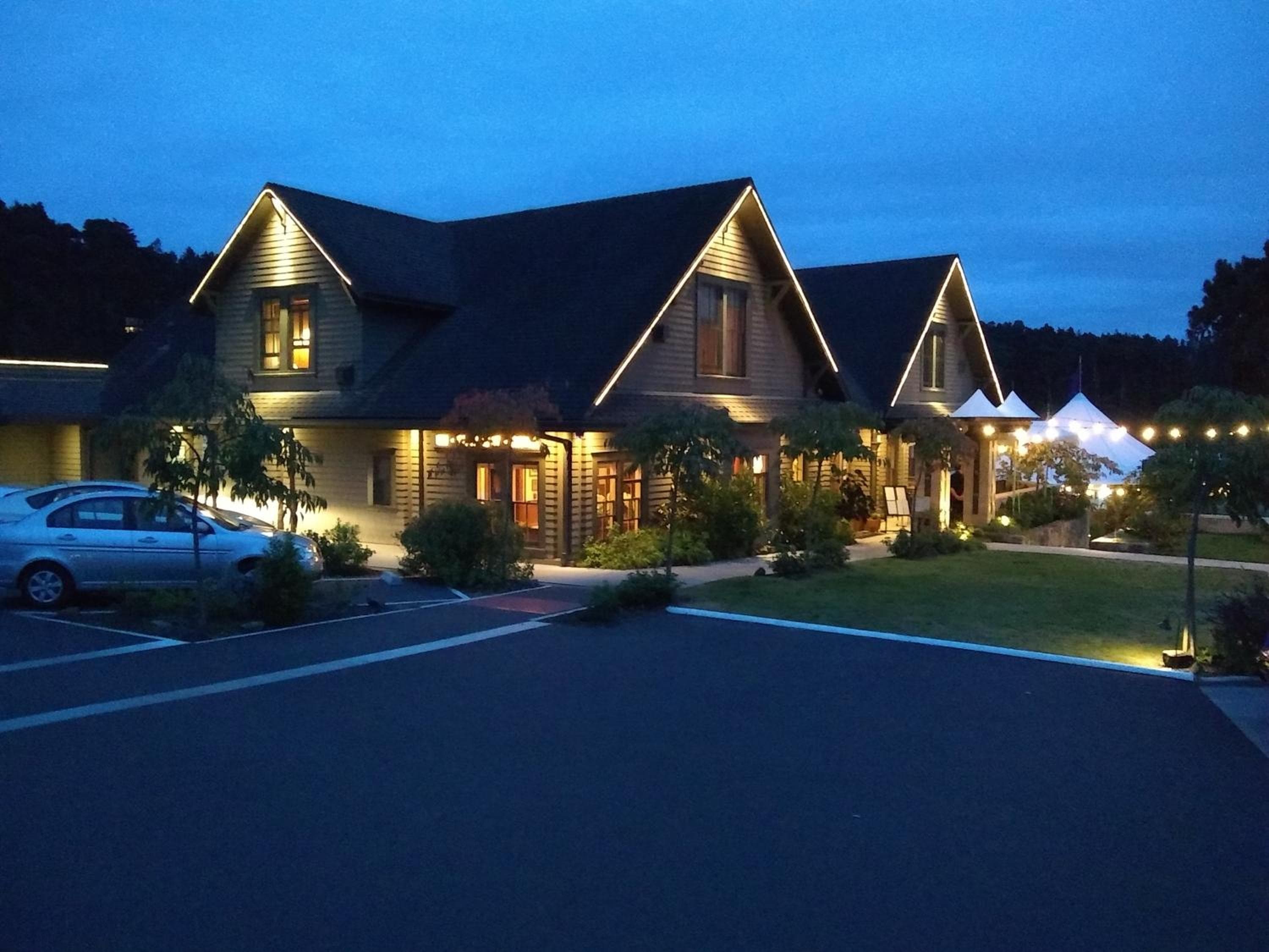 Noyo Harbor Inn