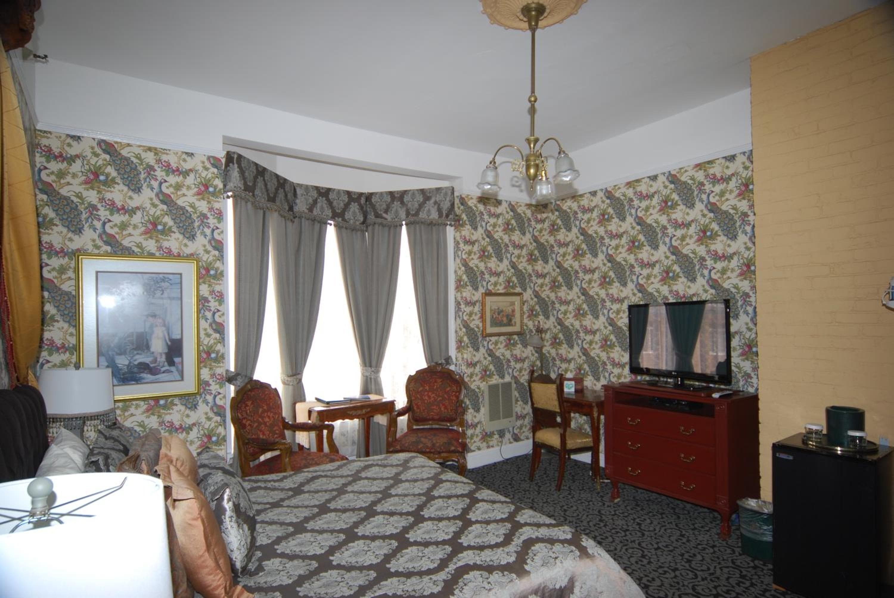 Queen Anne Hotel