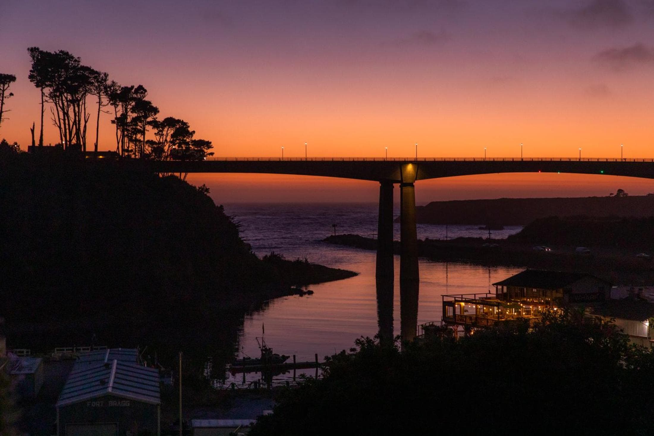 Noyo Harbor Inn