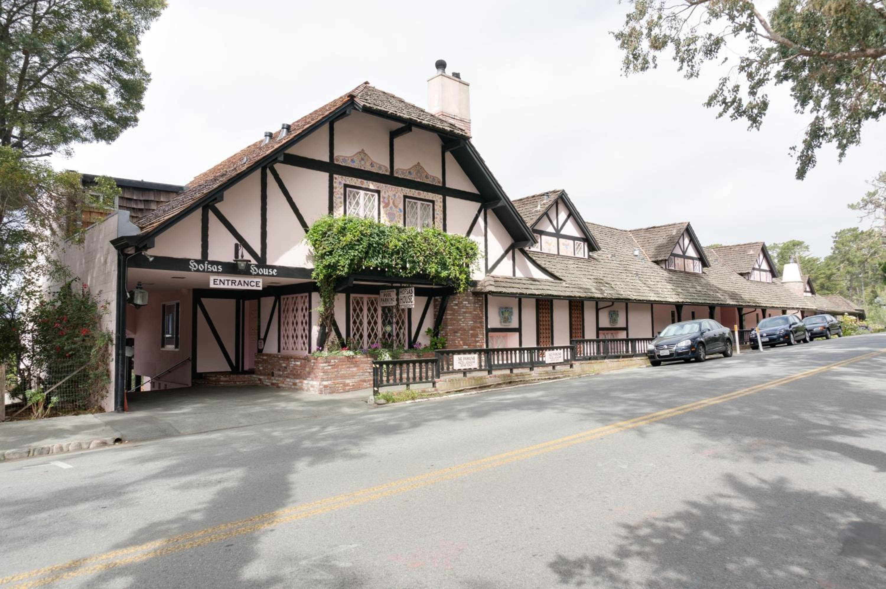 Hofsas House