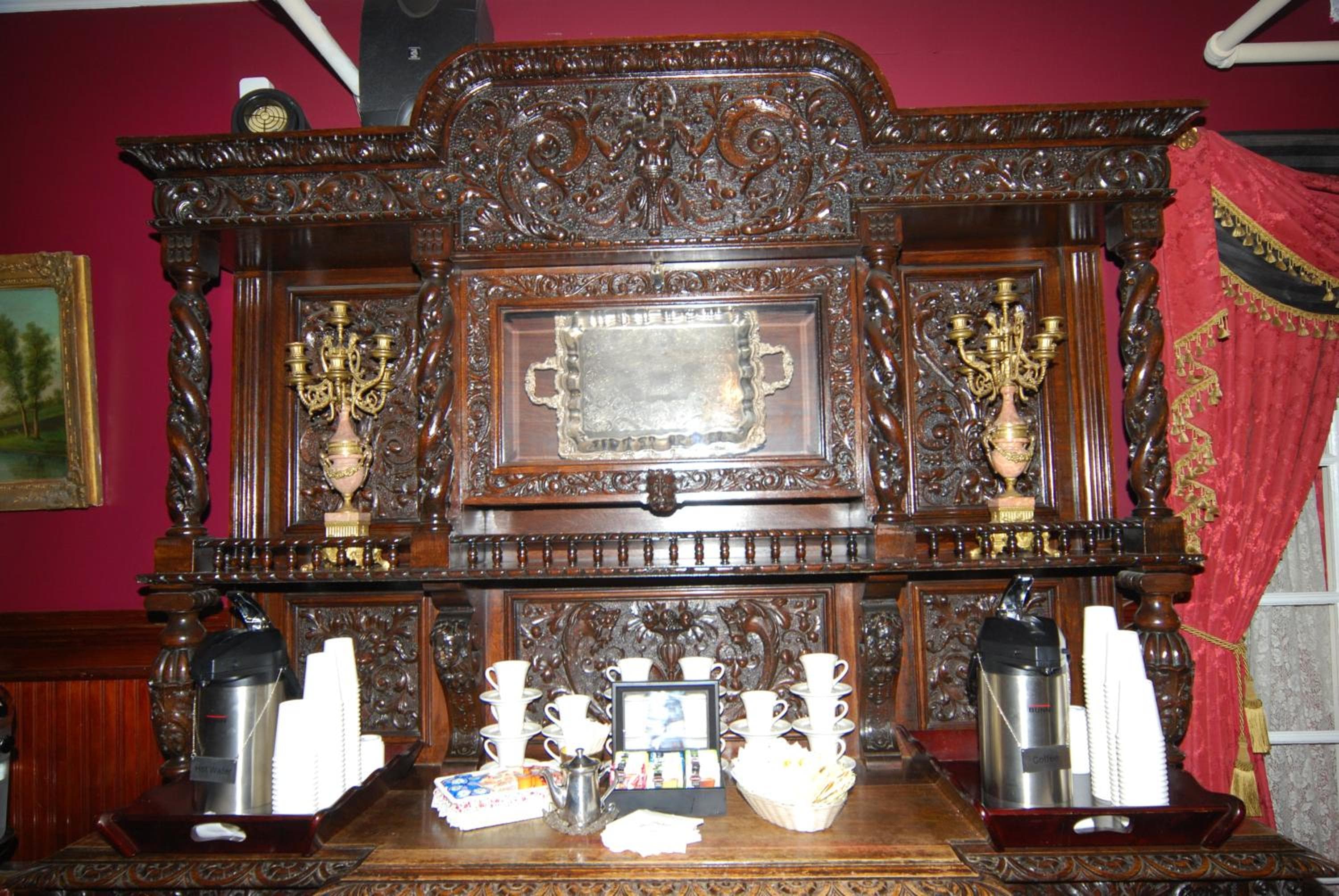 Queen Anne Hotel