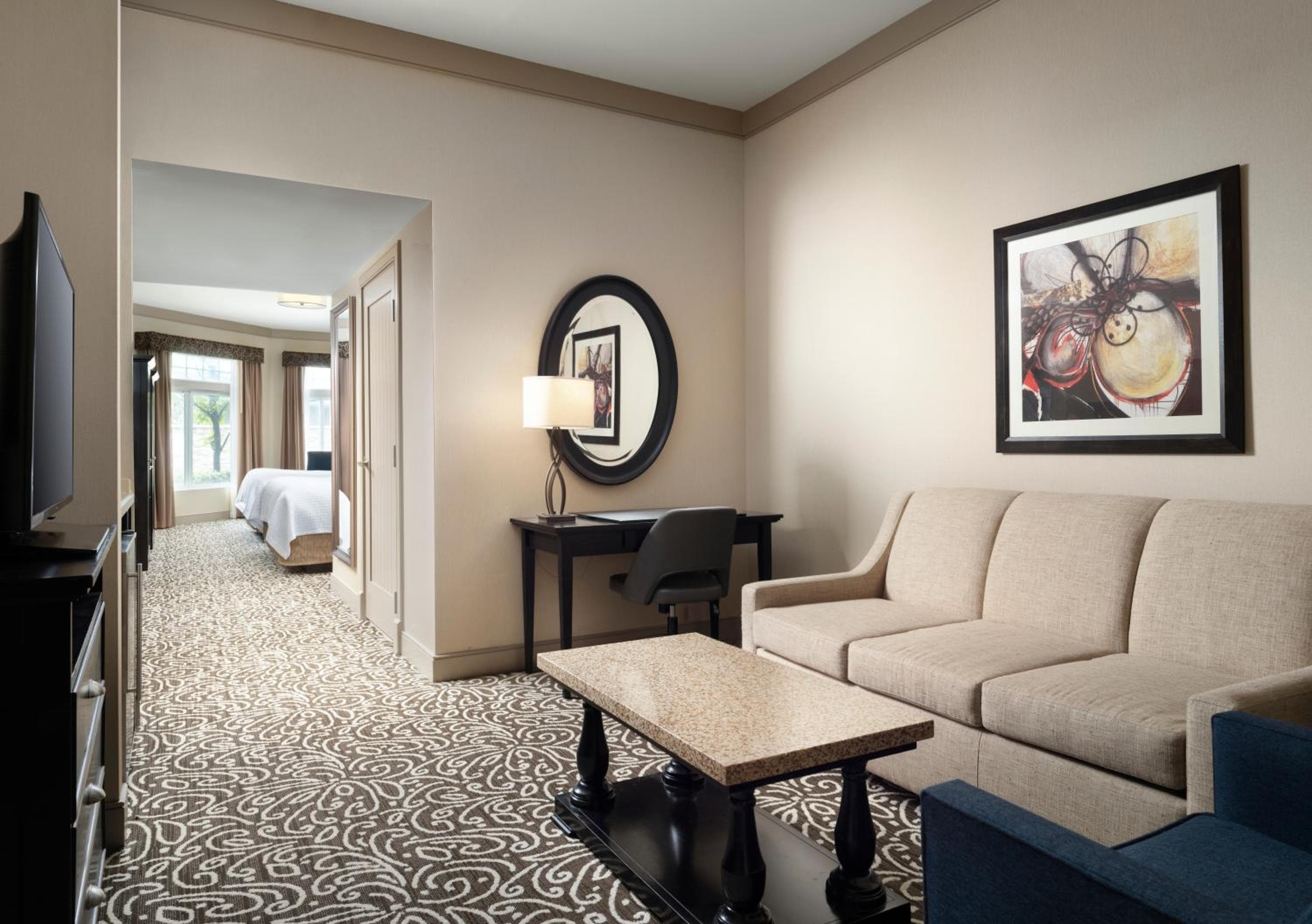 West Inn & Suites