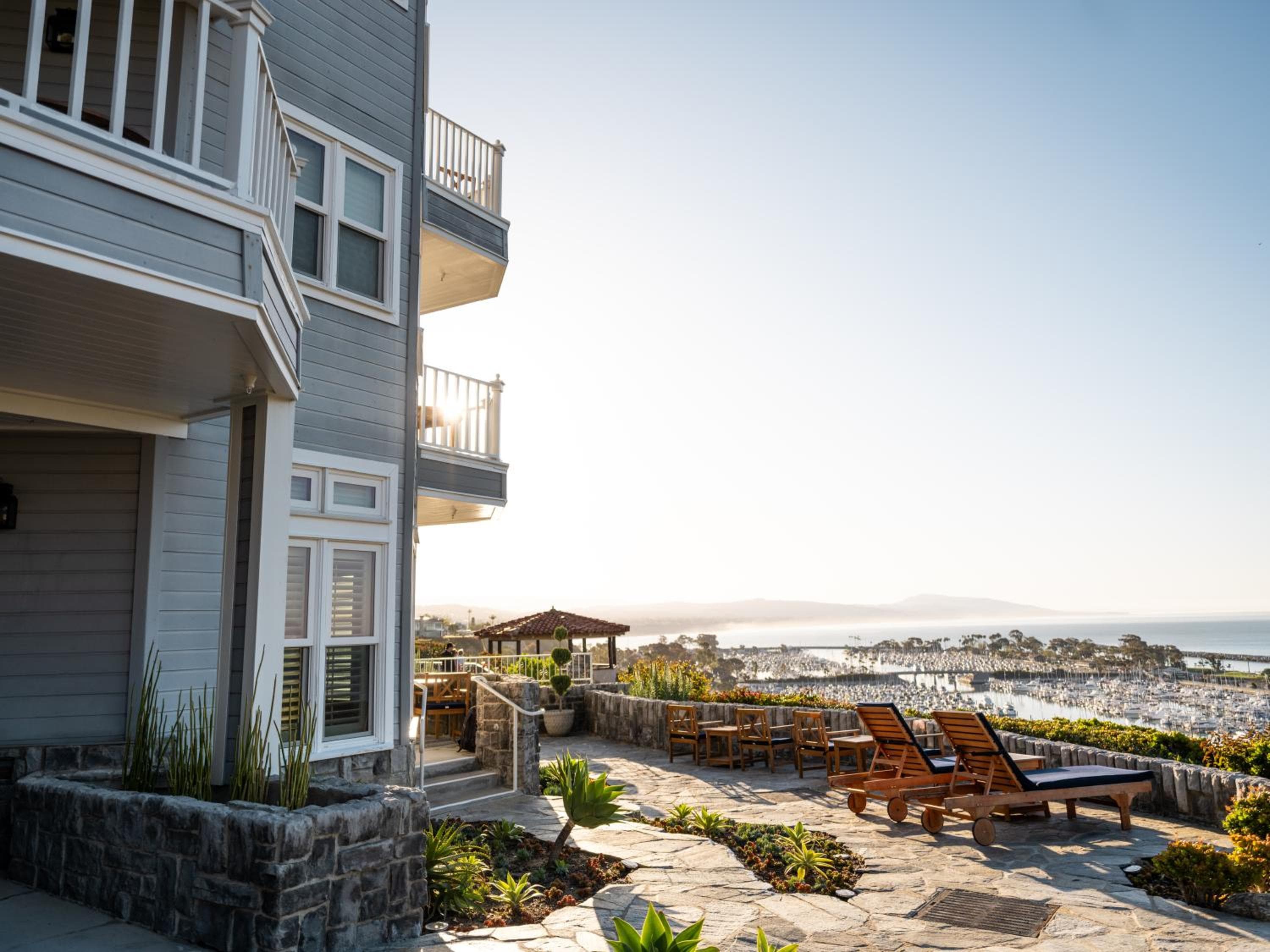 Blue Lantern Inn