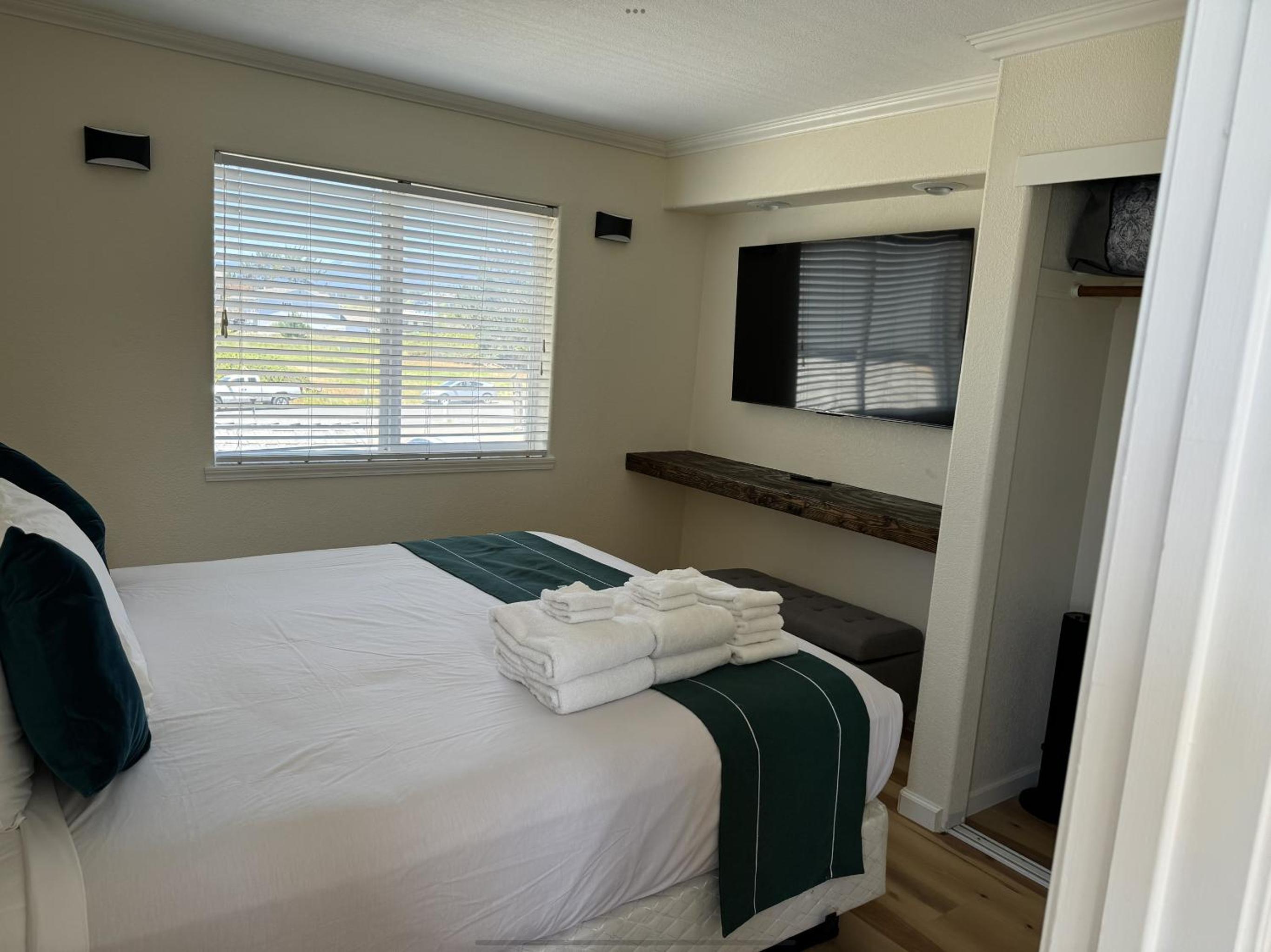 Oceanfront Inn at Shelter Cove