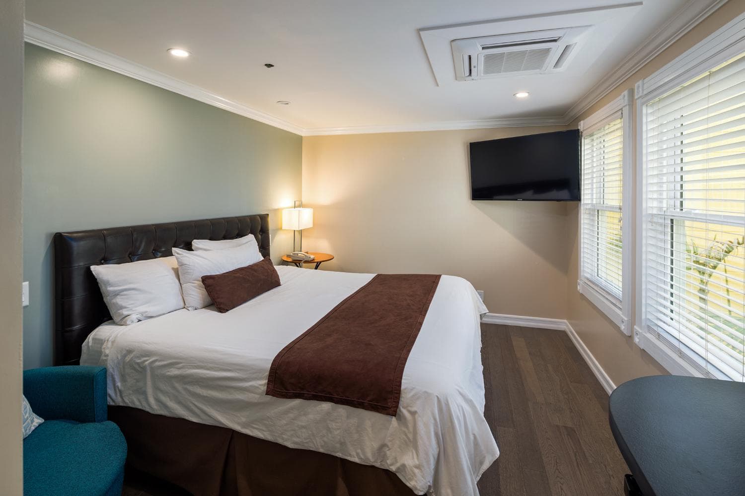 Glenmore Plaza Hotel