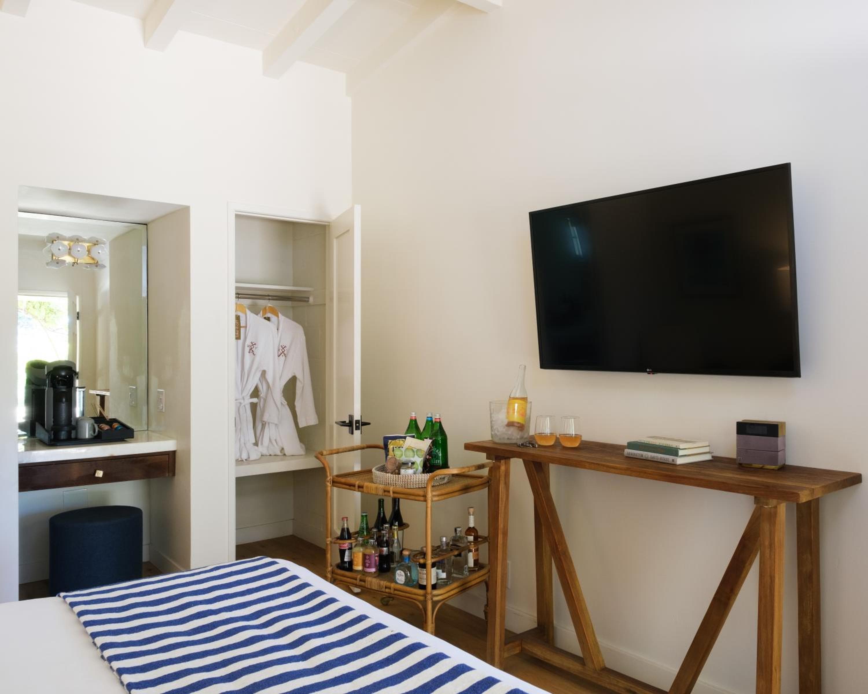 Hotel Ynez