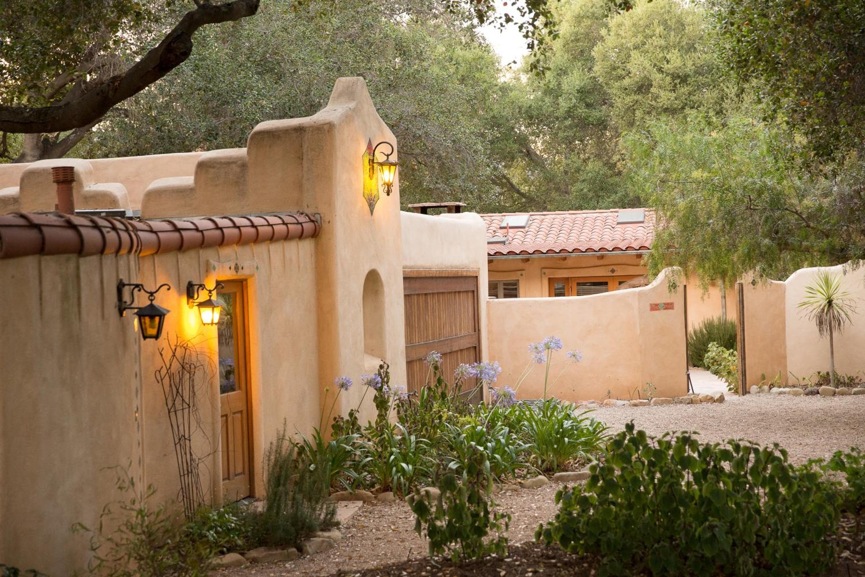 Blue Iguana Inn