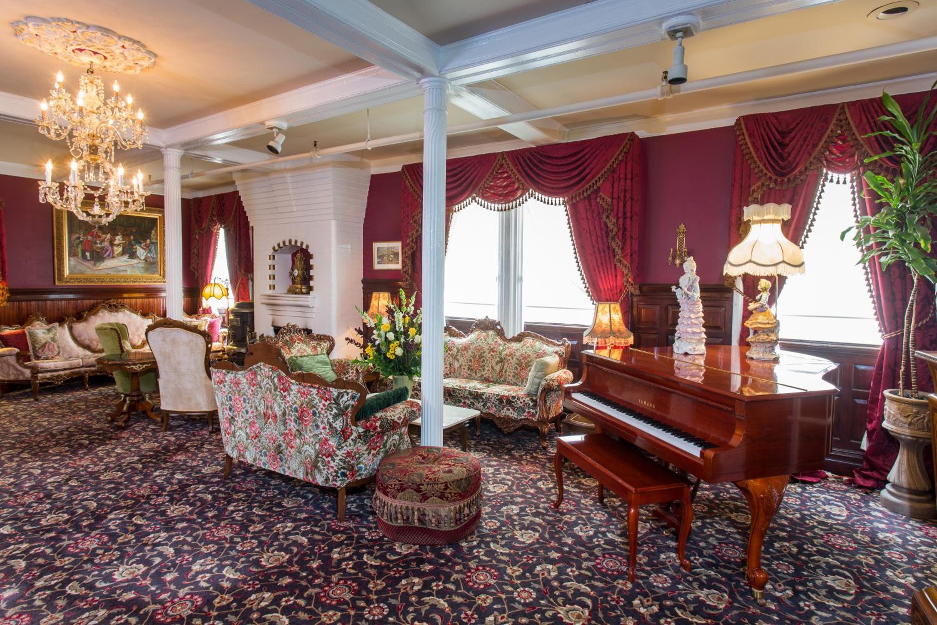 Queen Anne Hotel