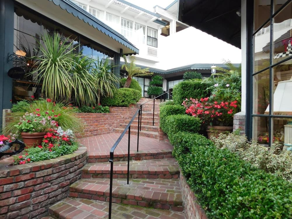 Pine Inn