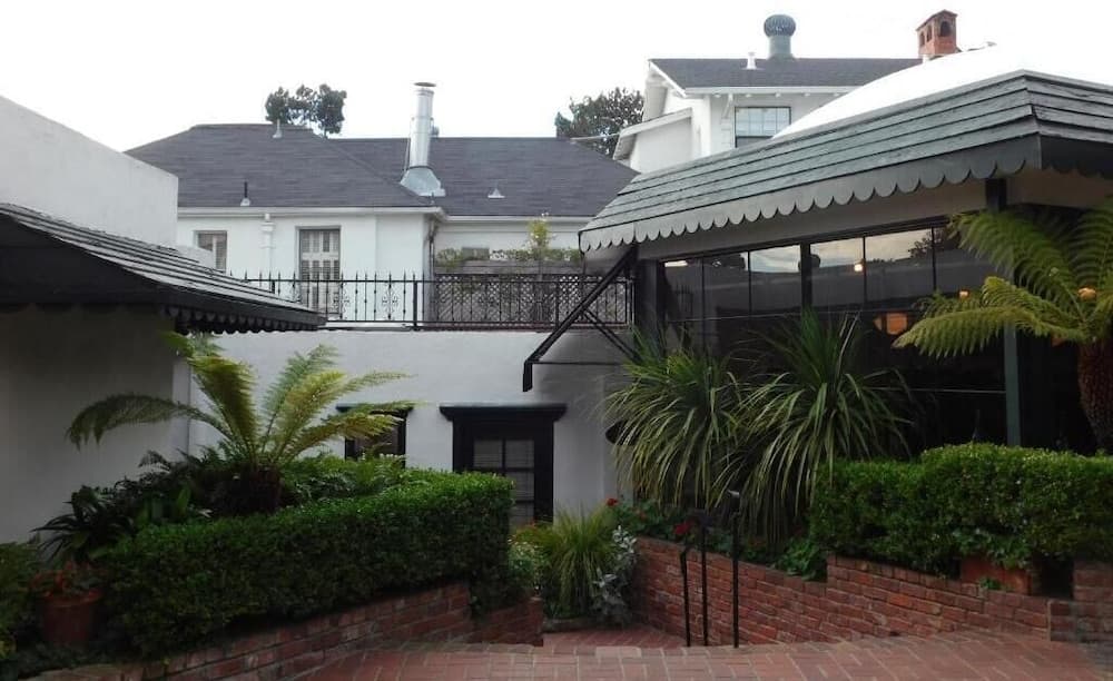Pine Inn